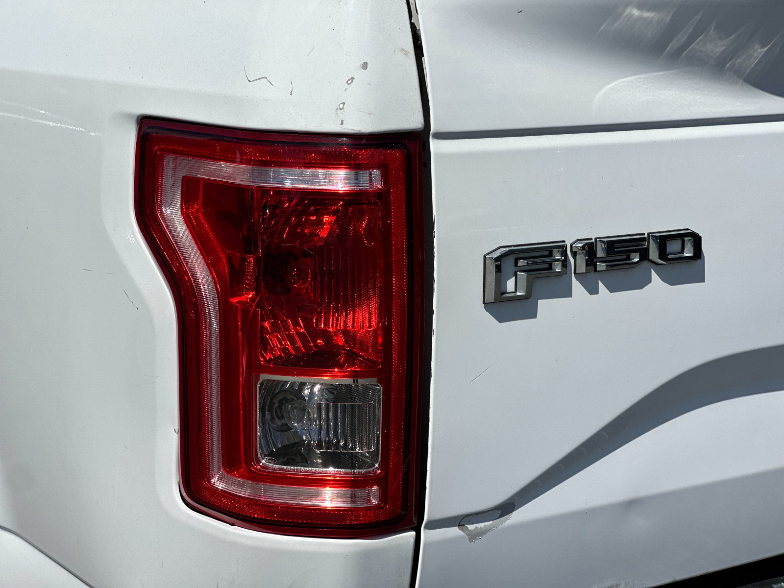 Used 2017 White Ford XL image 23