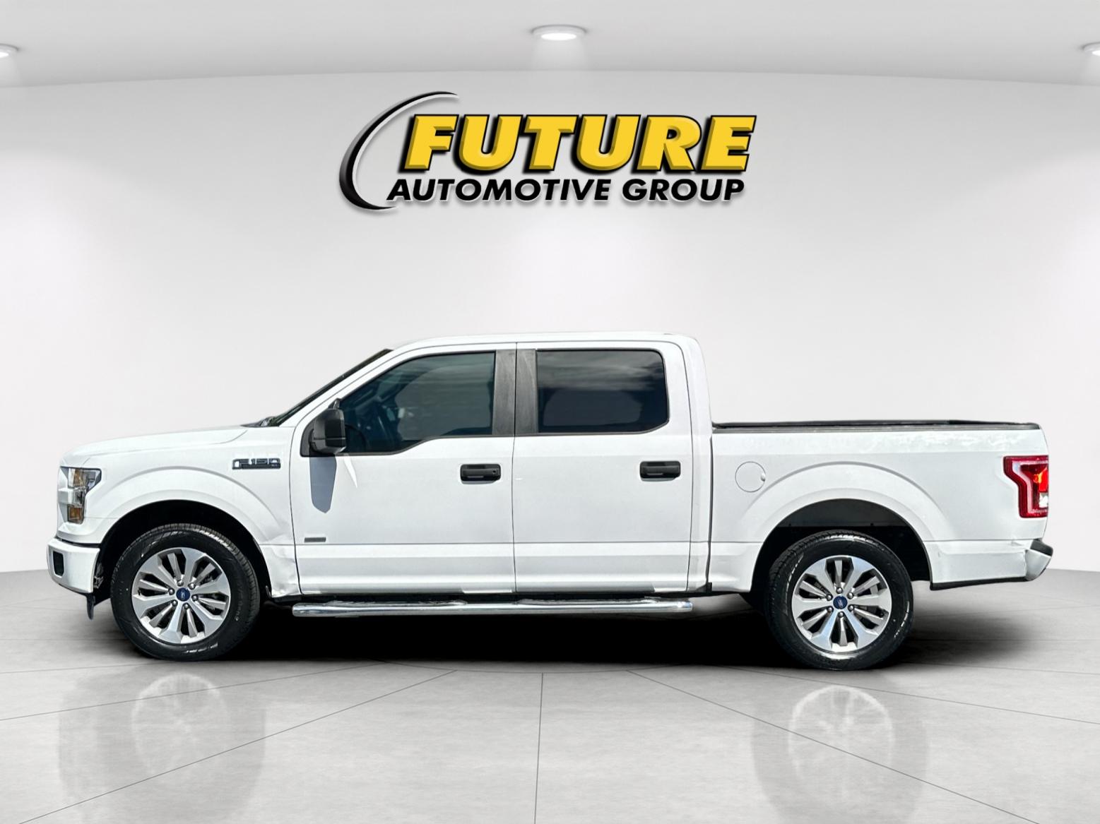 Used 2017 White Ford XL image 6