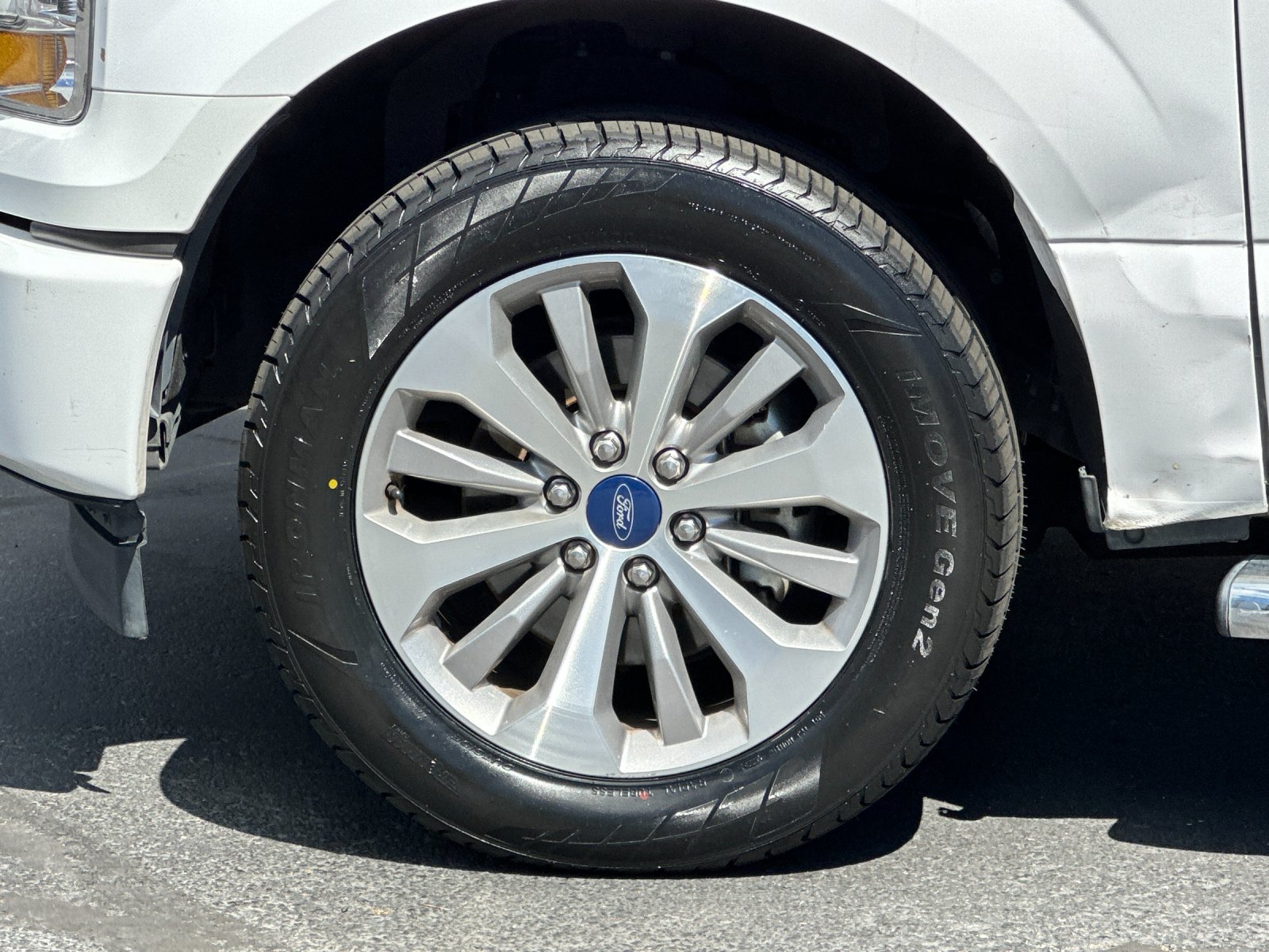 Used 2017 White Ford XL image 22