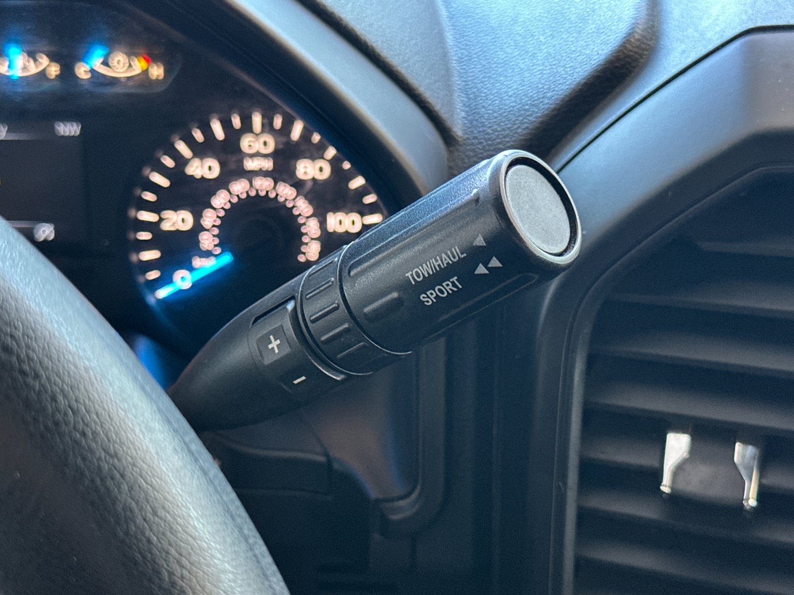 Used 2017 White Ford XL image 19