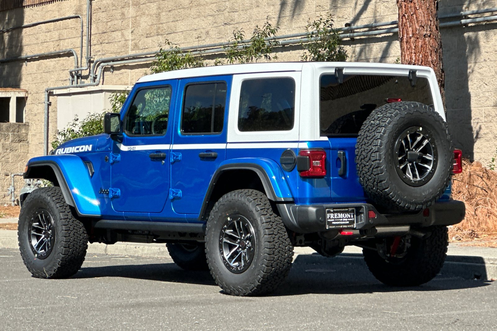 New 2026 Hydro Blue Pearlcoat Jeep Rubicon X image 5
