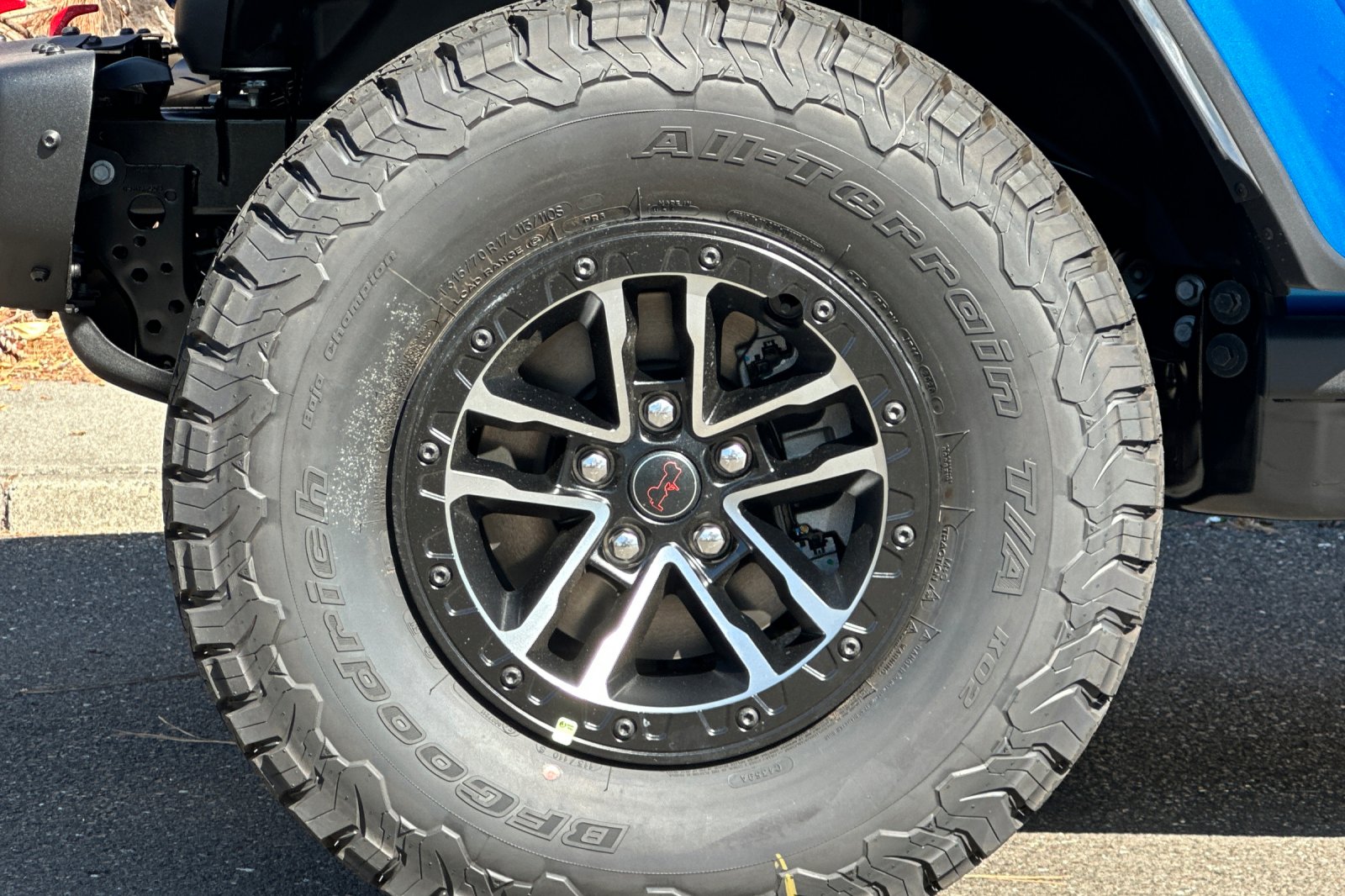New 2026 Hydro Blue Pearlcoat Jeep Rubicon X image 25