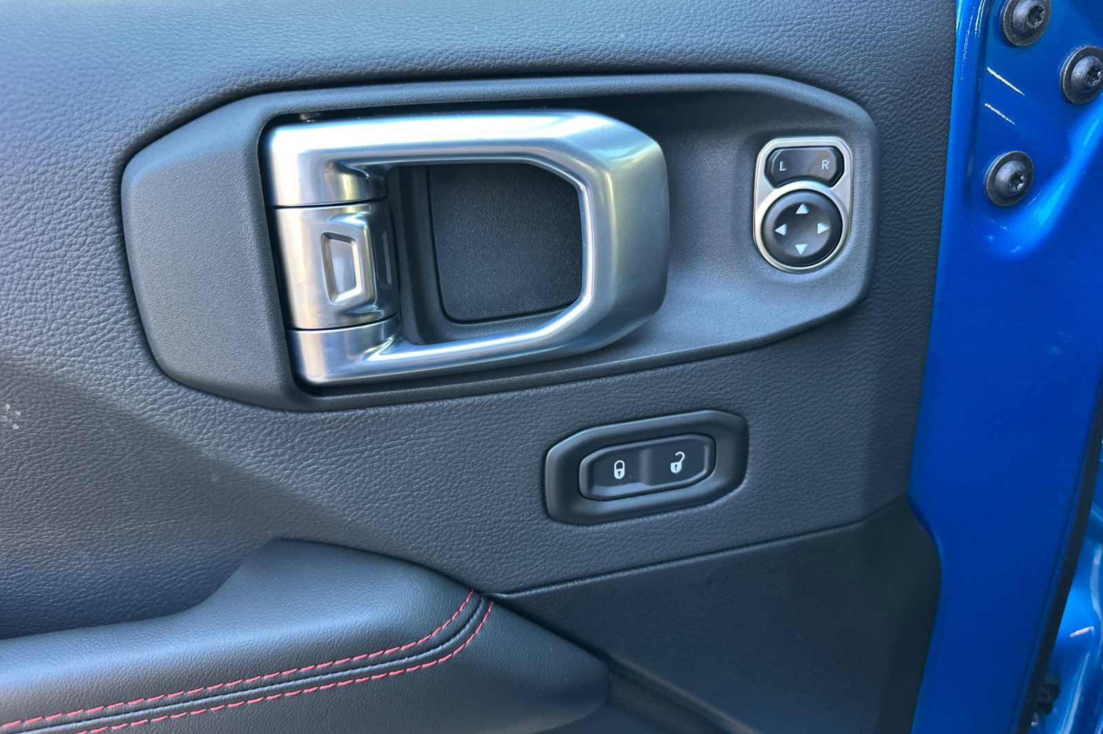 New 2026 Hydro Blue Pearlcoat Jeep Rubicon X image 10