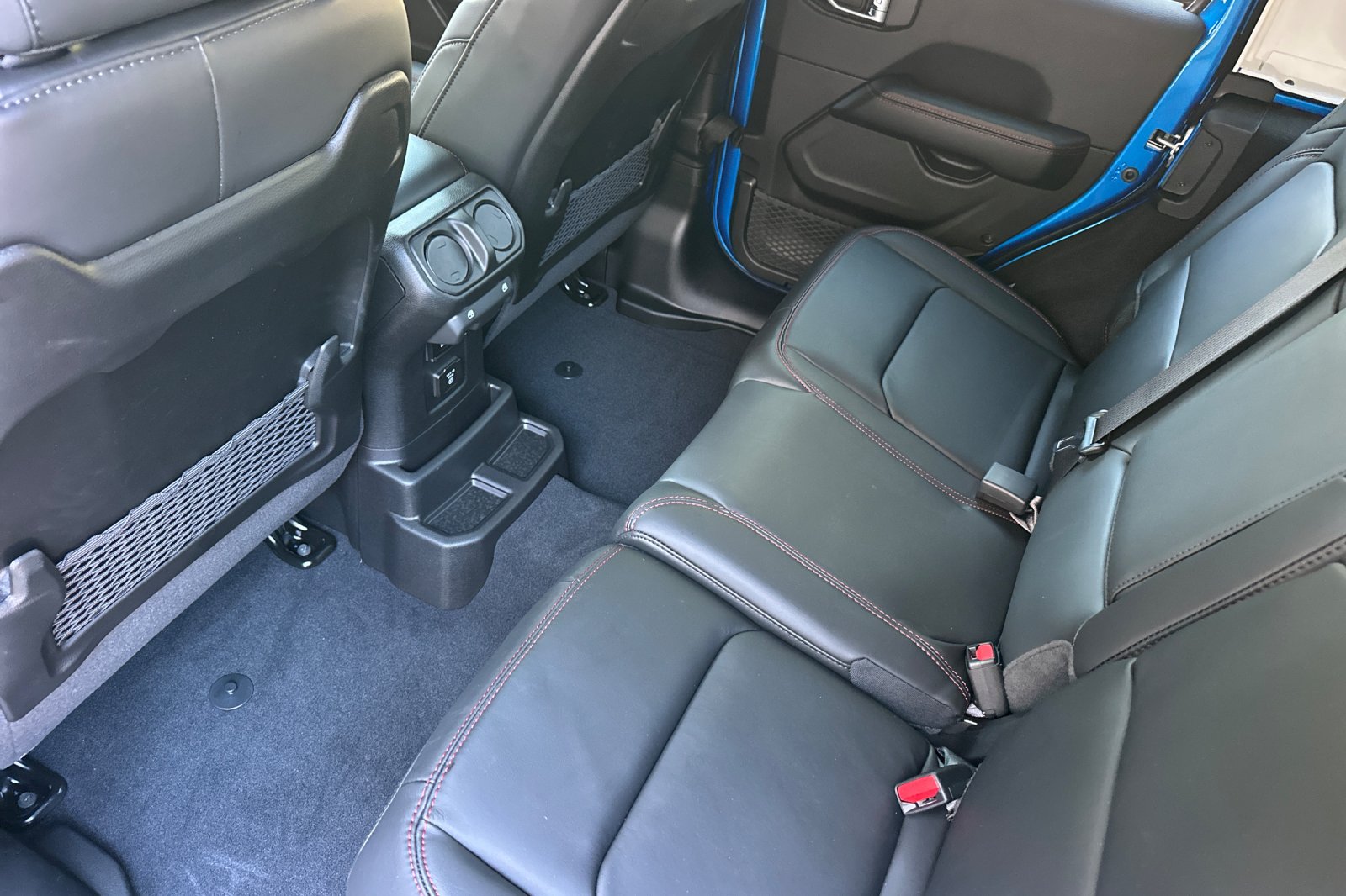 New 2026 Hydro Blue Pearlcoat Jeep Rubicon X image 11