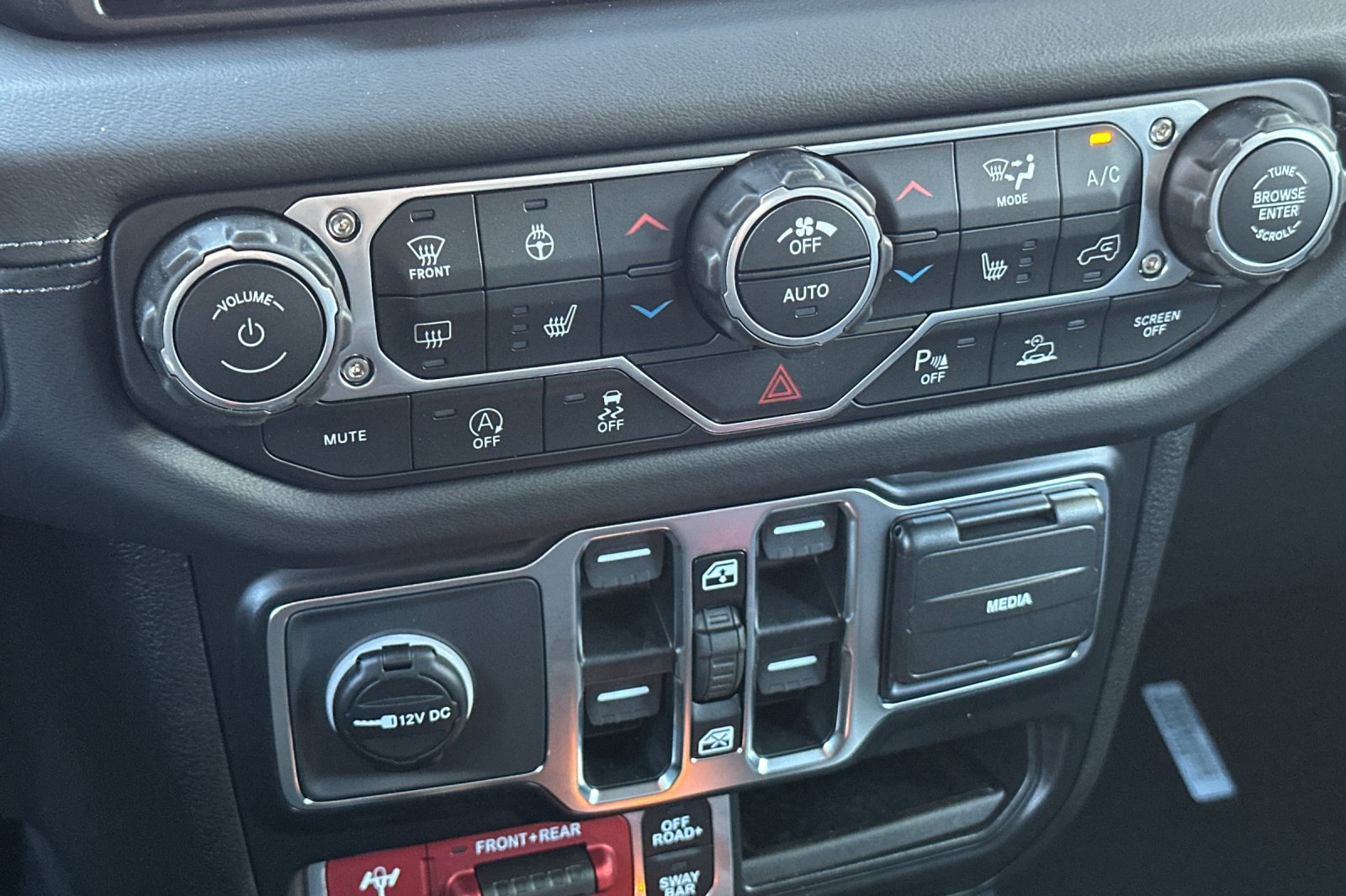 New 2026 Hydro Blue Pearlcoat Jeep Rubicon X image 20