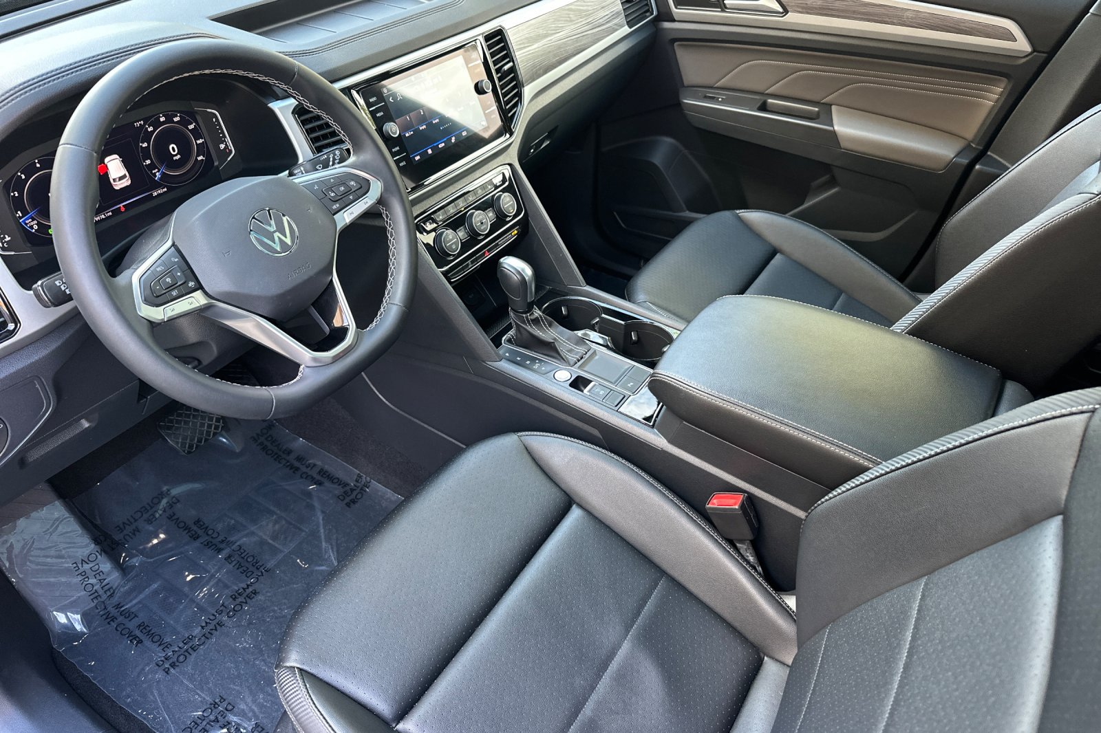 Used 2023  Volkswagen 3.6L V6 SE w/Technology image 9