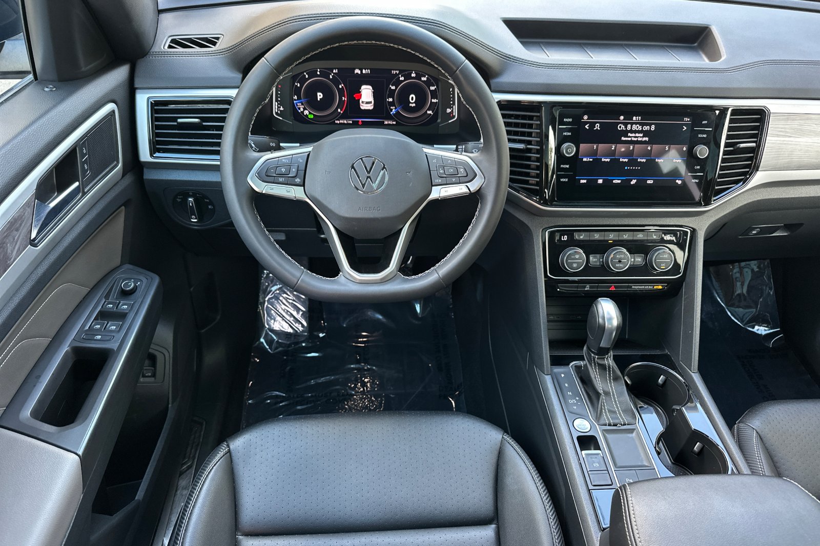 Used 2023  Volkswagen 3.6L V6 SE w/Technology image 13