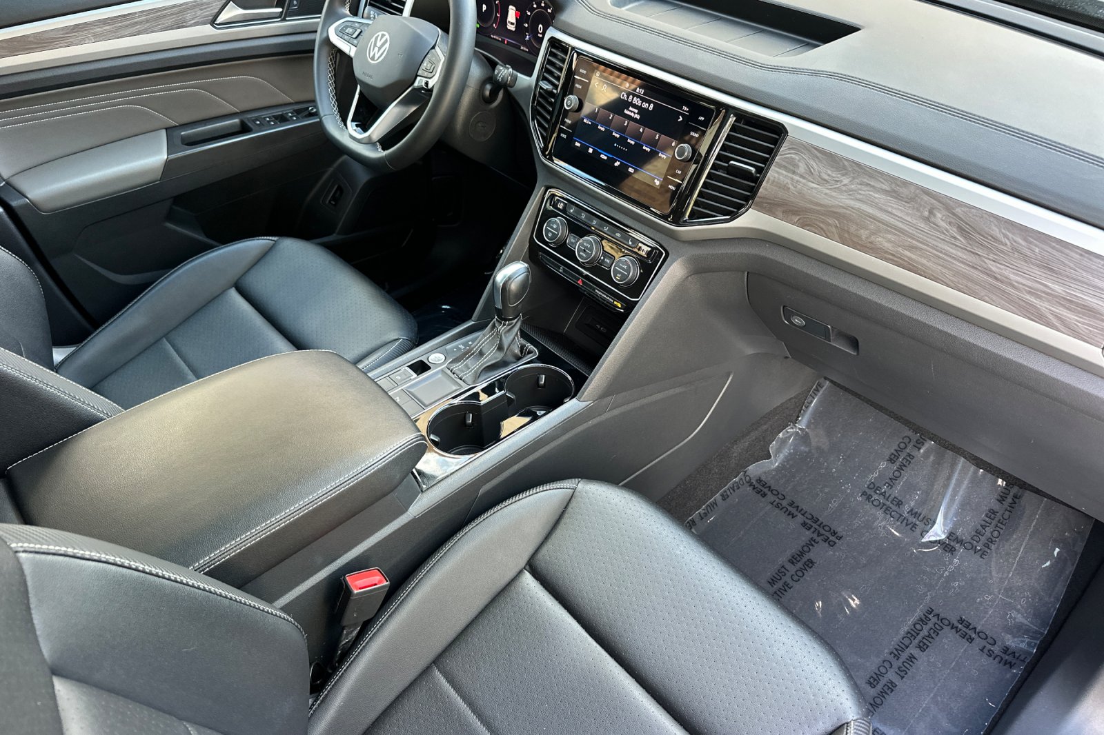 Used 2023  Volkswagen 3.6L V6 SE w/Technology image 15