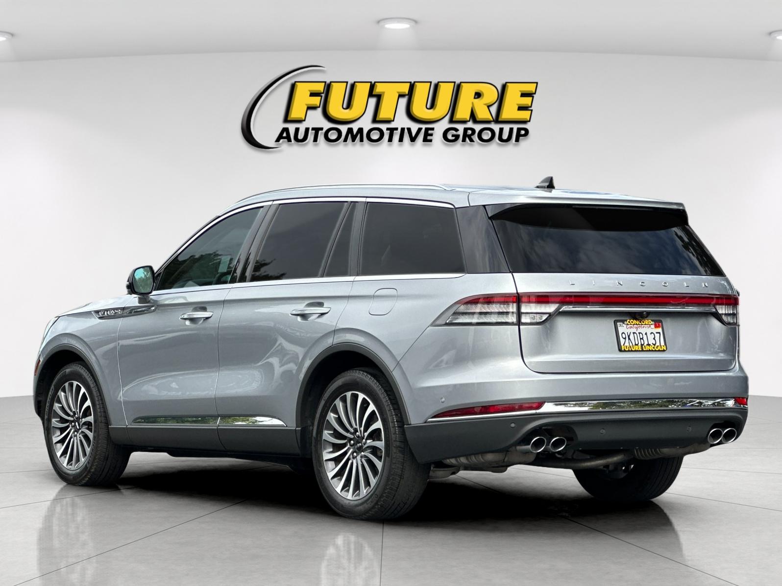 Used 2023 Silver Lincoln Reserve image 5