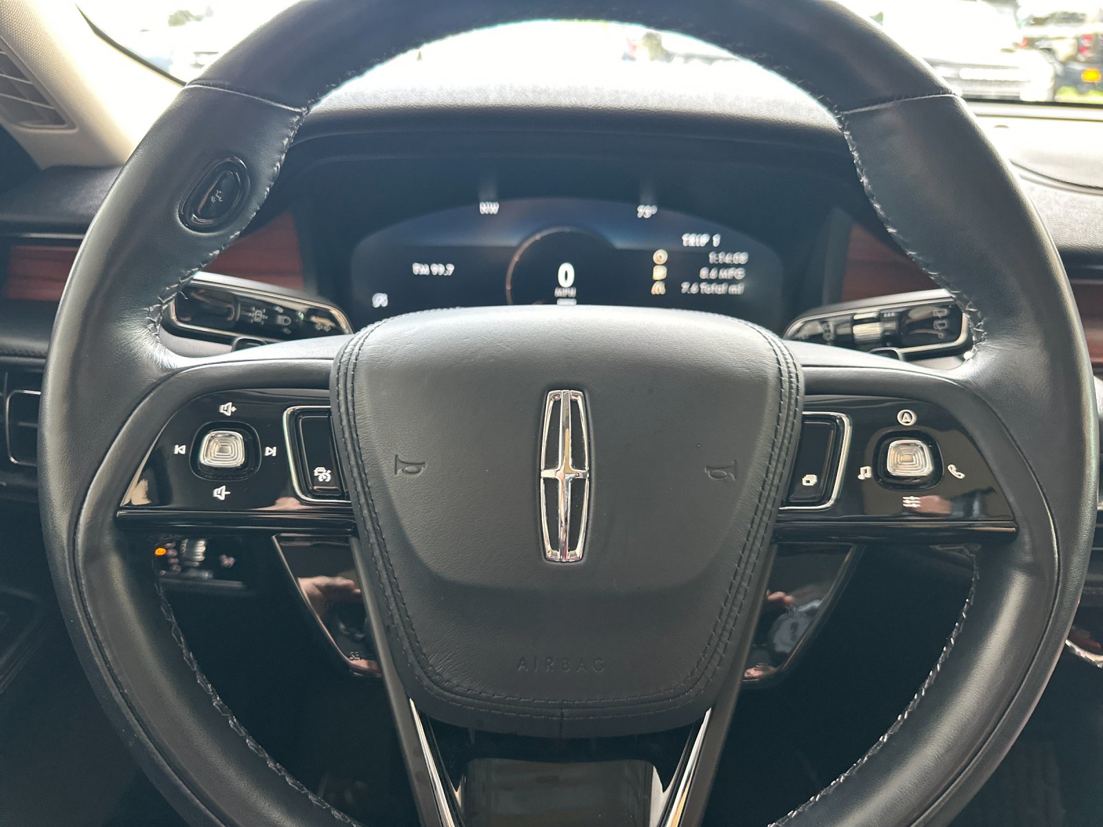 Used 2023 Silver Lincoln Reserve image 24