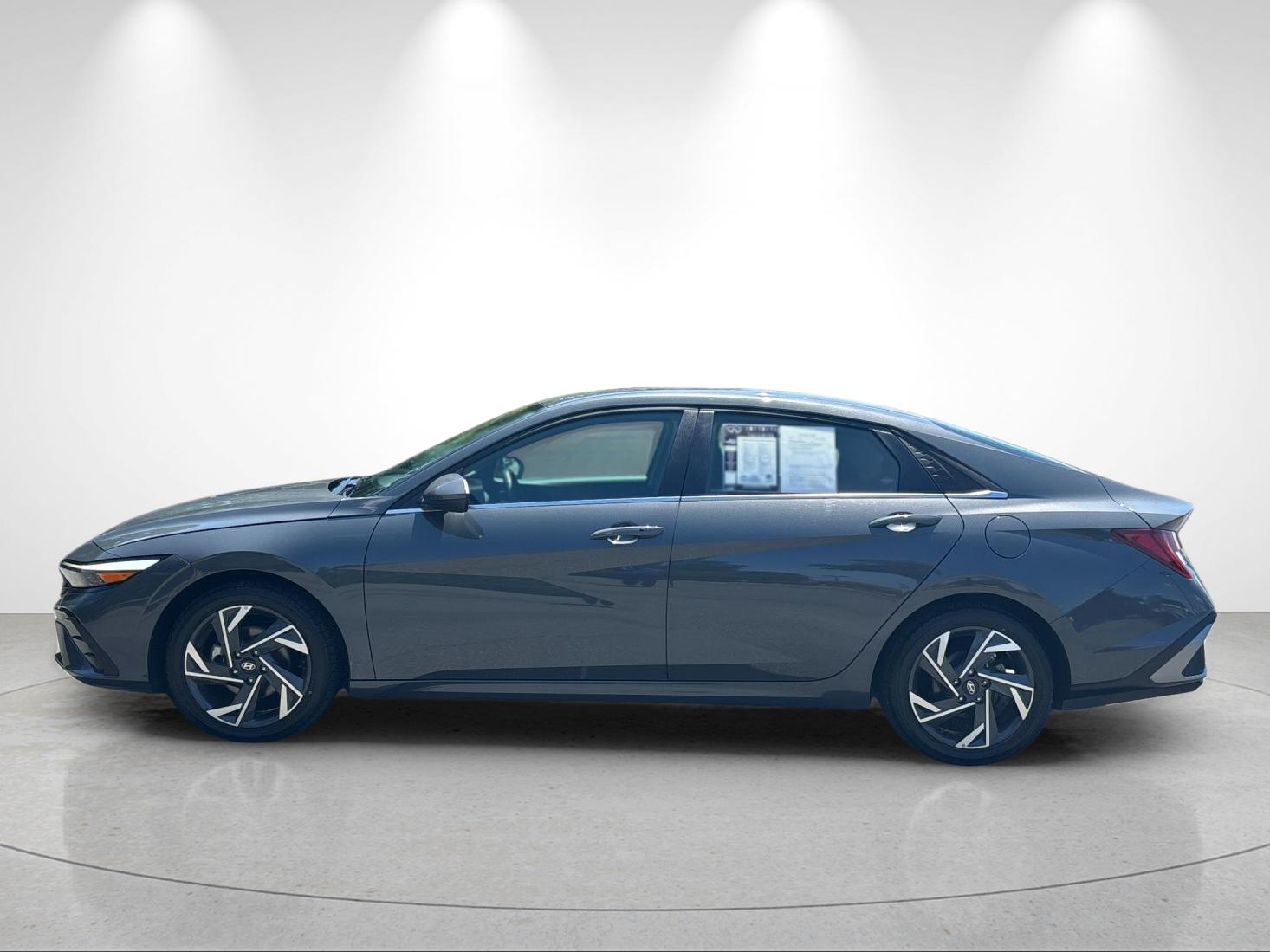 Used 2025 Ecotronic Gray Hyundai SEL Convenience image 2