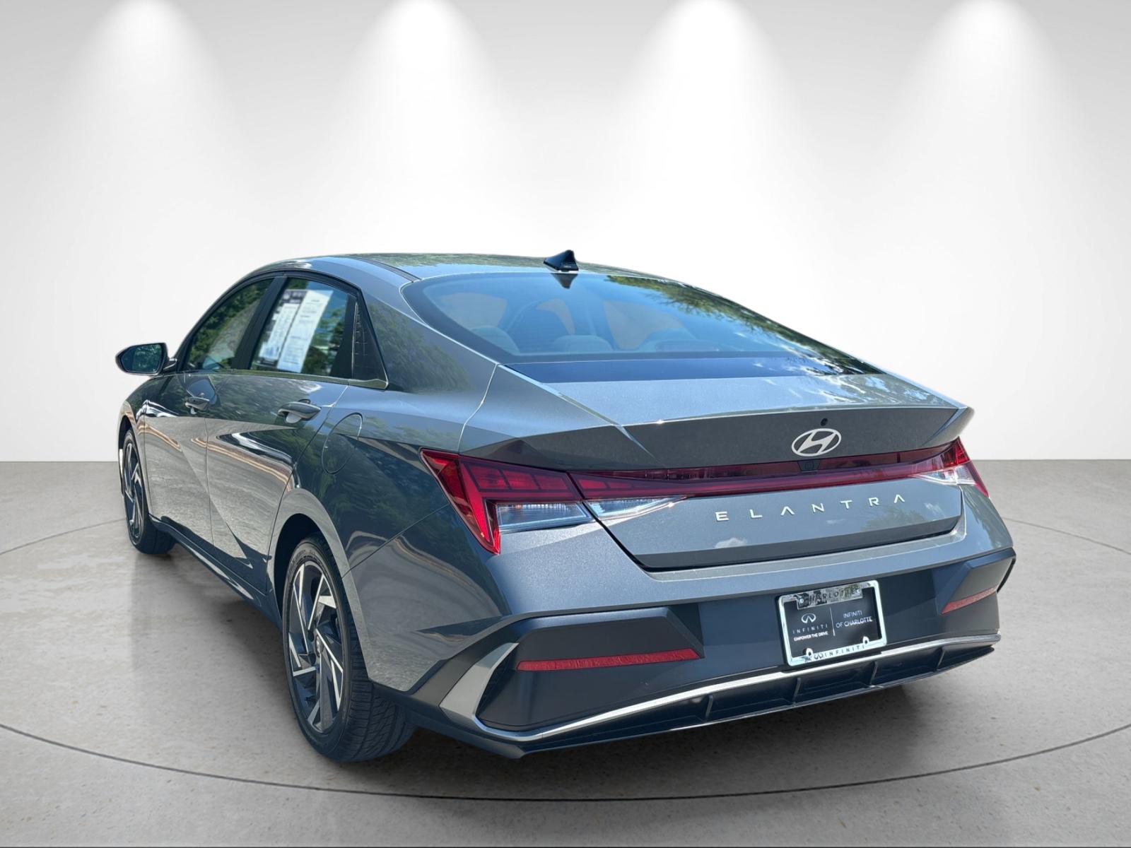 Used 2025 Ecotronic Gray Hyundai SEL Convenience image 3