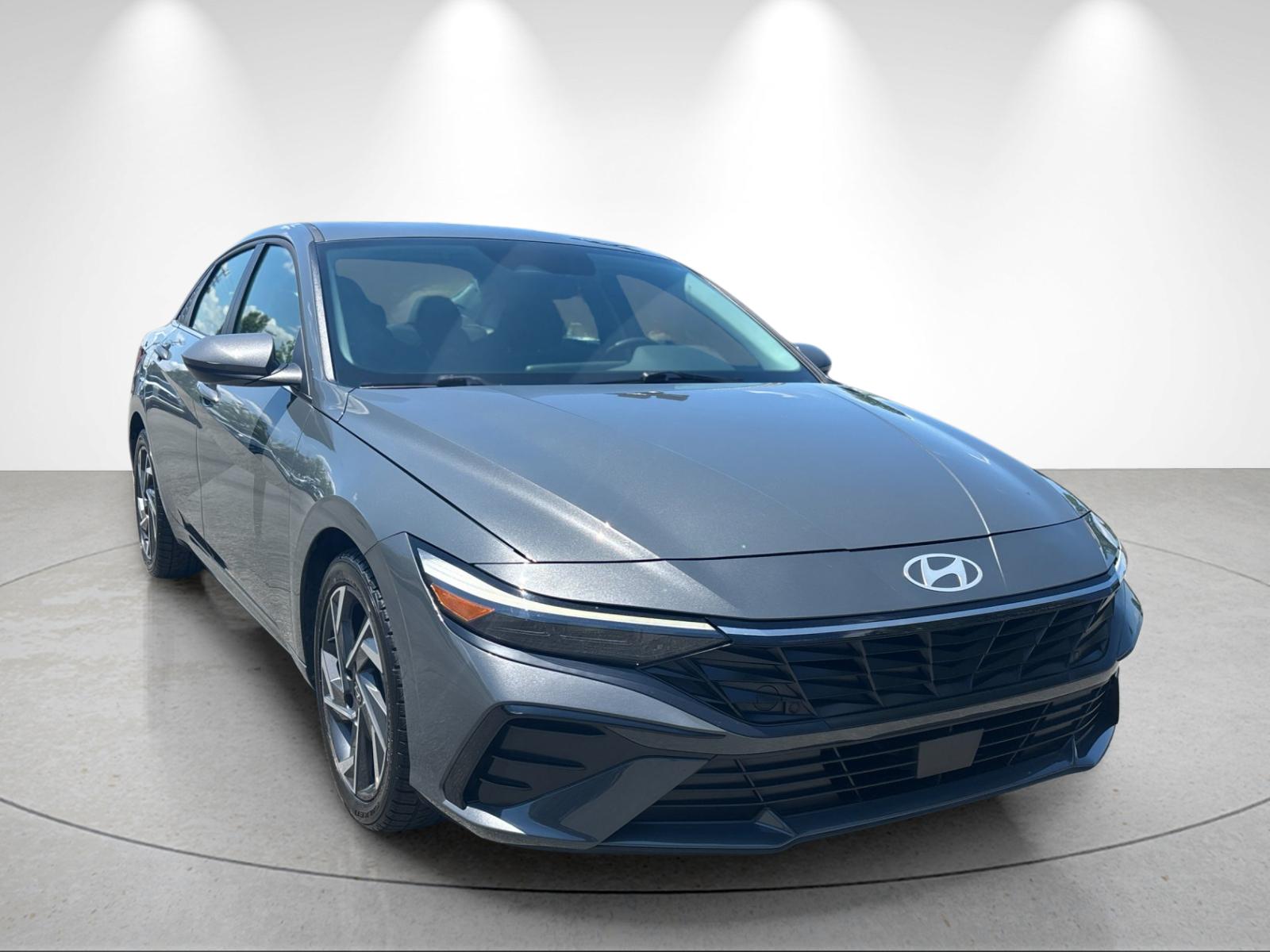 Used 2025 Ecotronic Gray Hyundai SEL Convenience image 7
