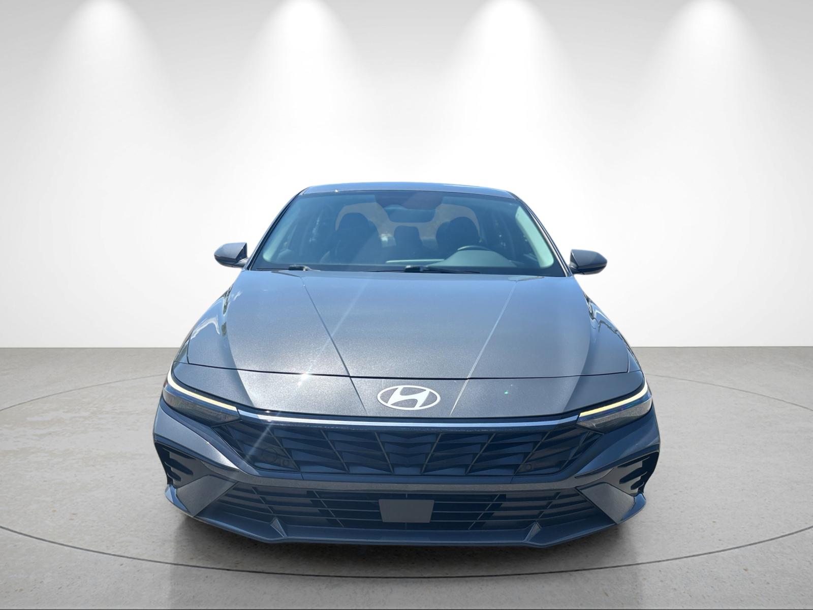 Used 2025 Ecotronic Gray Hyundai SEL Convenience image 8