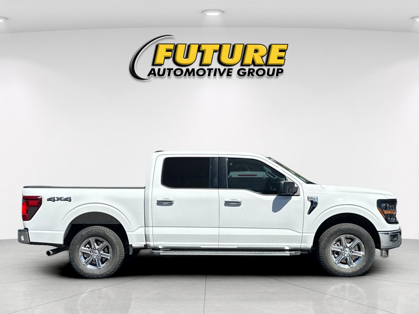 Used 2025 White Ford XLT image 2