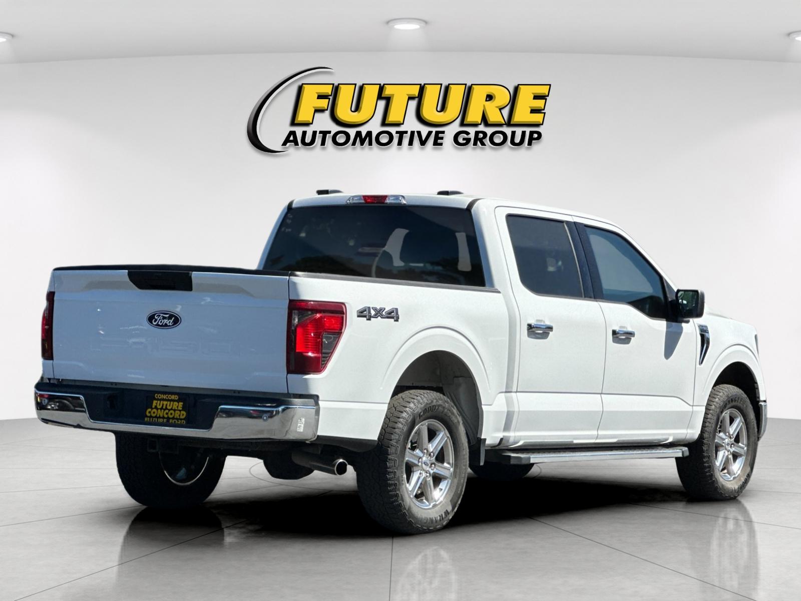 Used 2025 White Ford XLT image 3