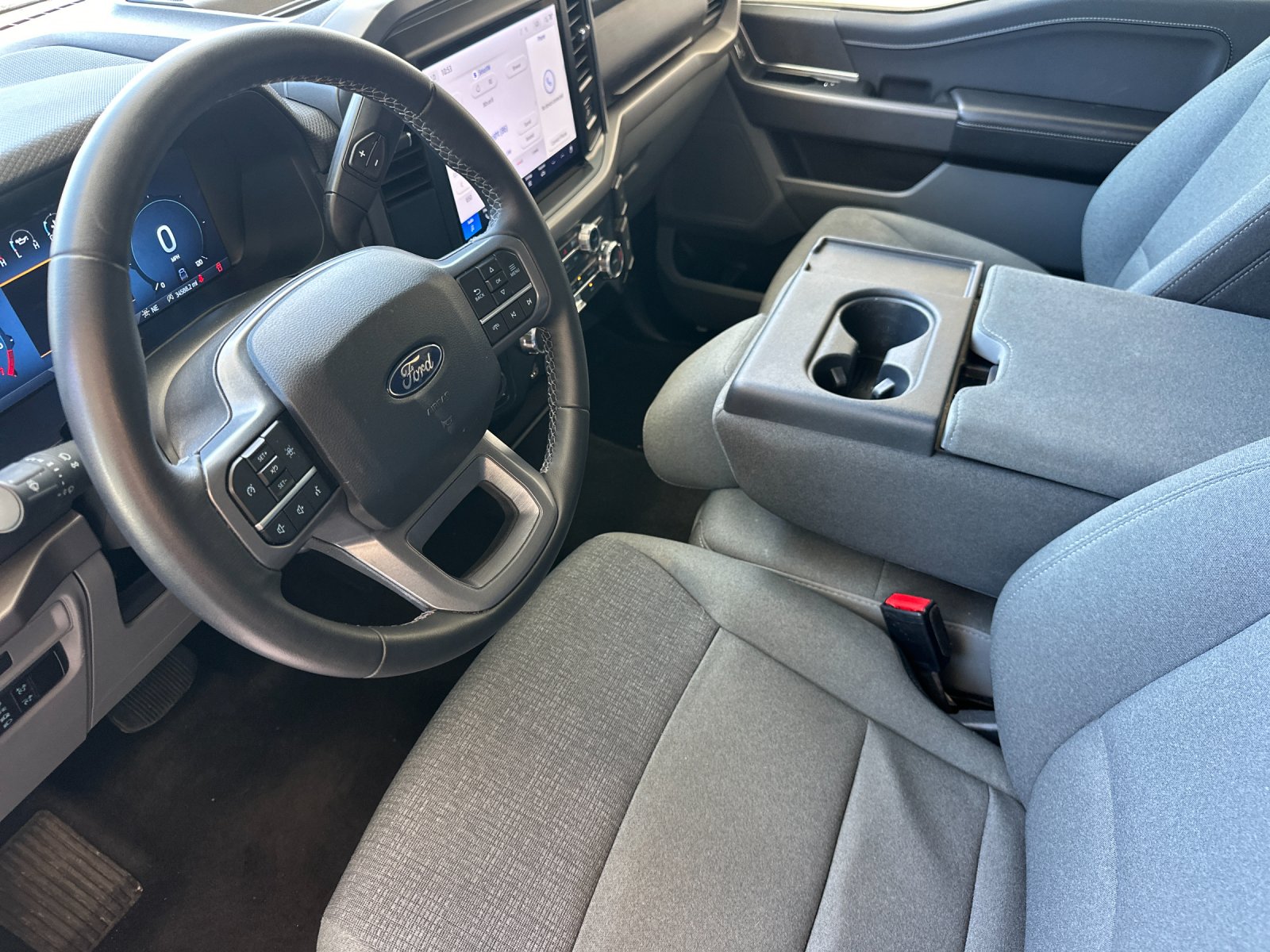 Used 2025 White Ford XLT image 9