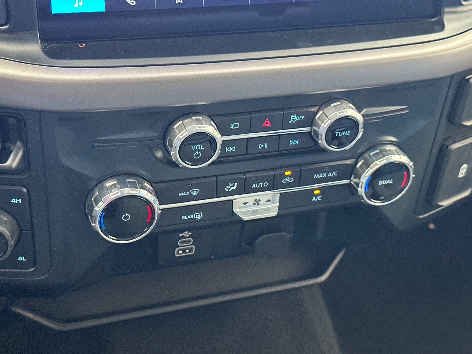 Used 2025 White Ford XLT image 18