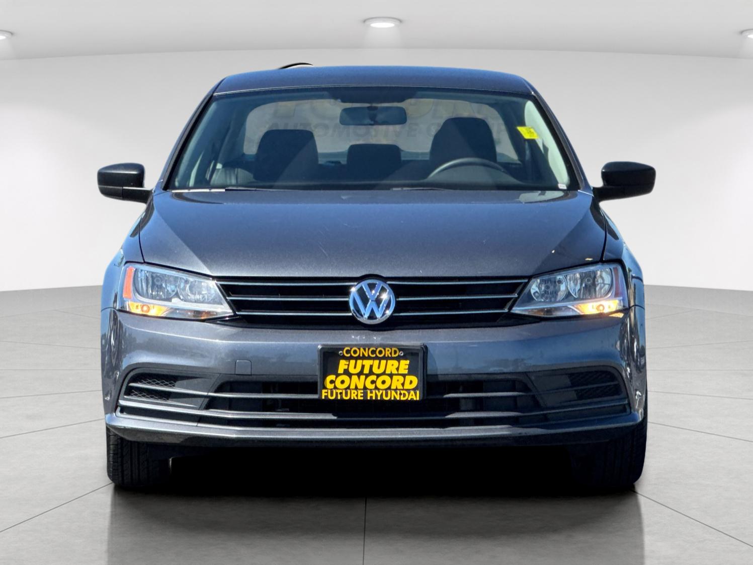Used 2015 Gray Volkswagen 2.0L S image 8