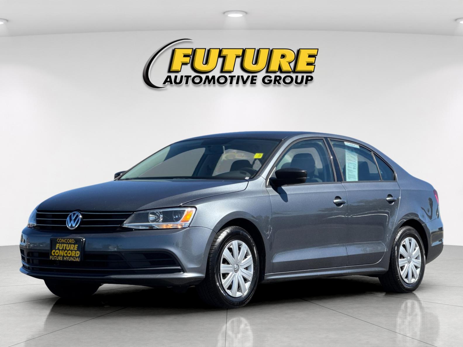 Used 2015 Gray Volkswagen 2.0L S image 7