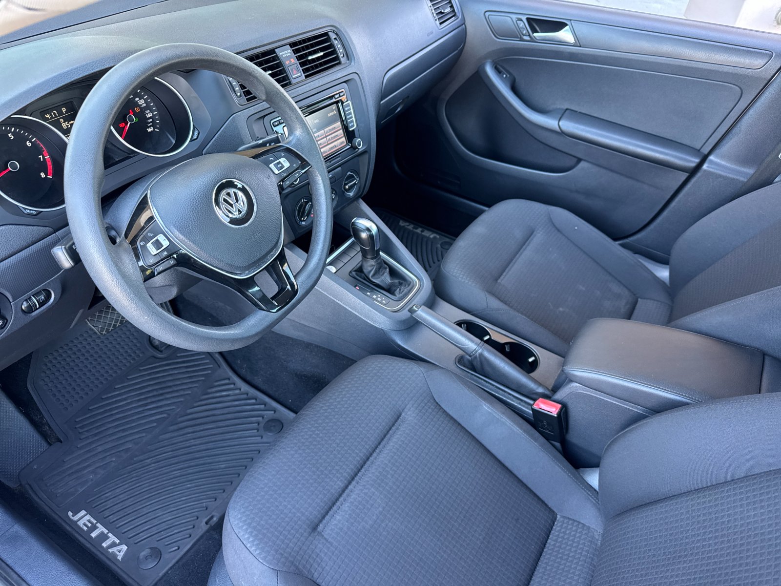 Used 2015 Gray Volkswagen 2.0L S image 9