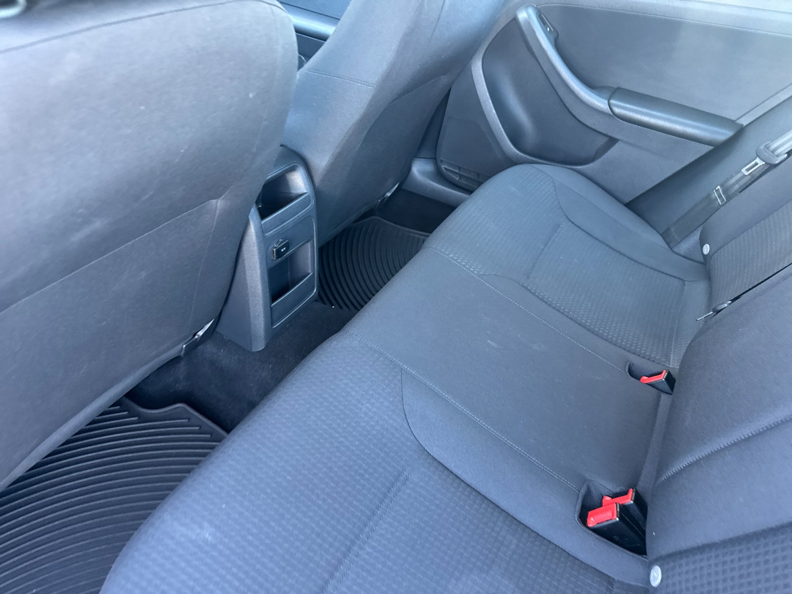 Used 2015 Gray Volkswagen 2.0L S image 11