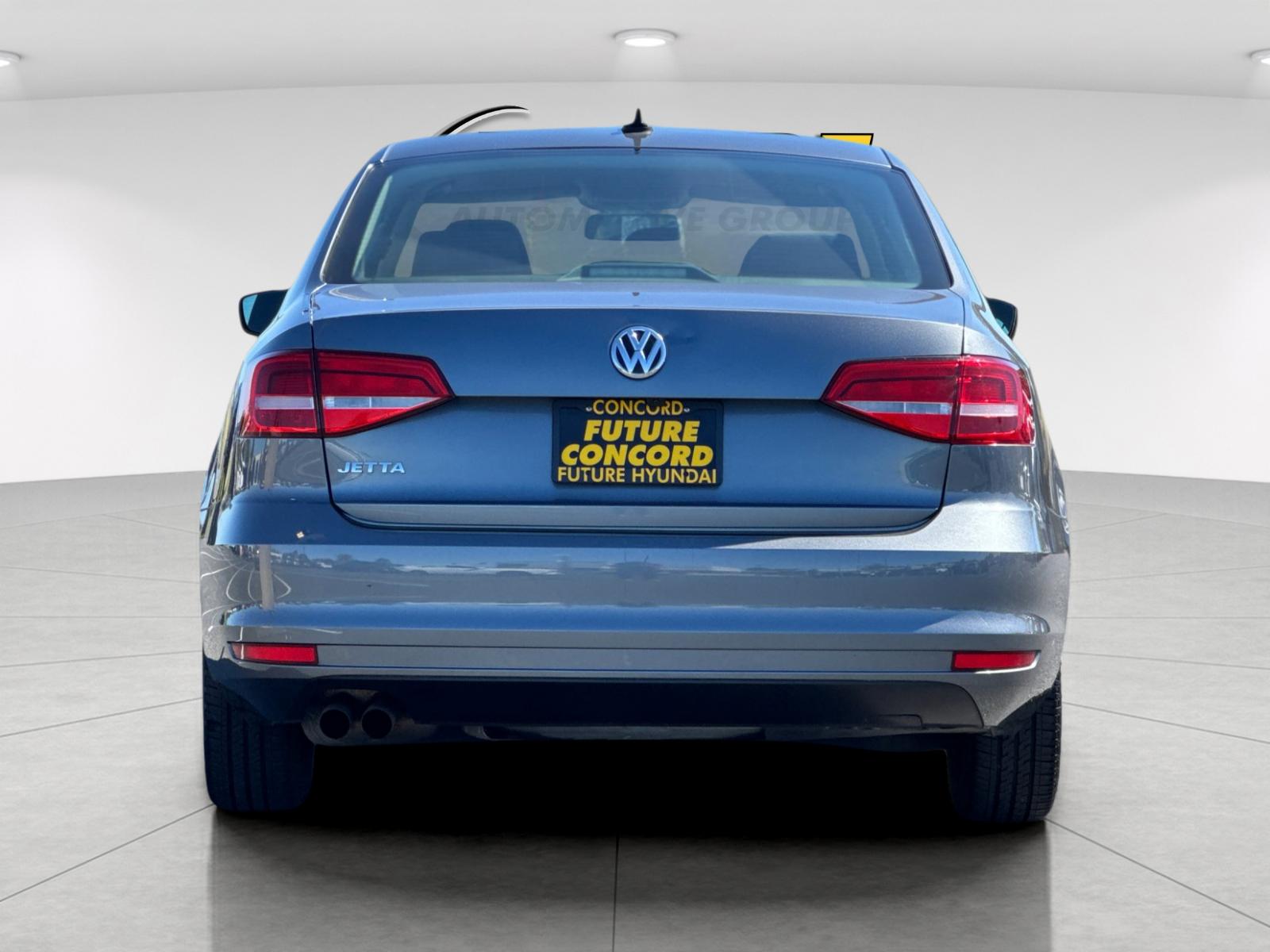 Used 2015 Gray Volkswagen 2.0L S image 4