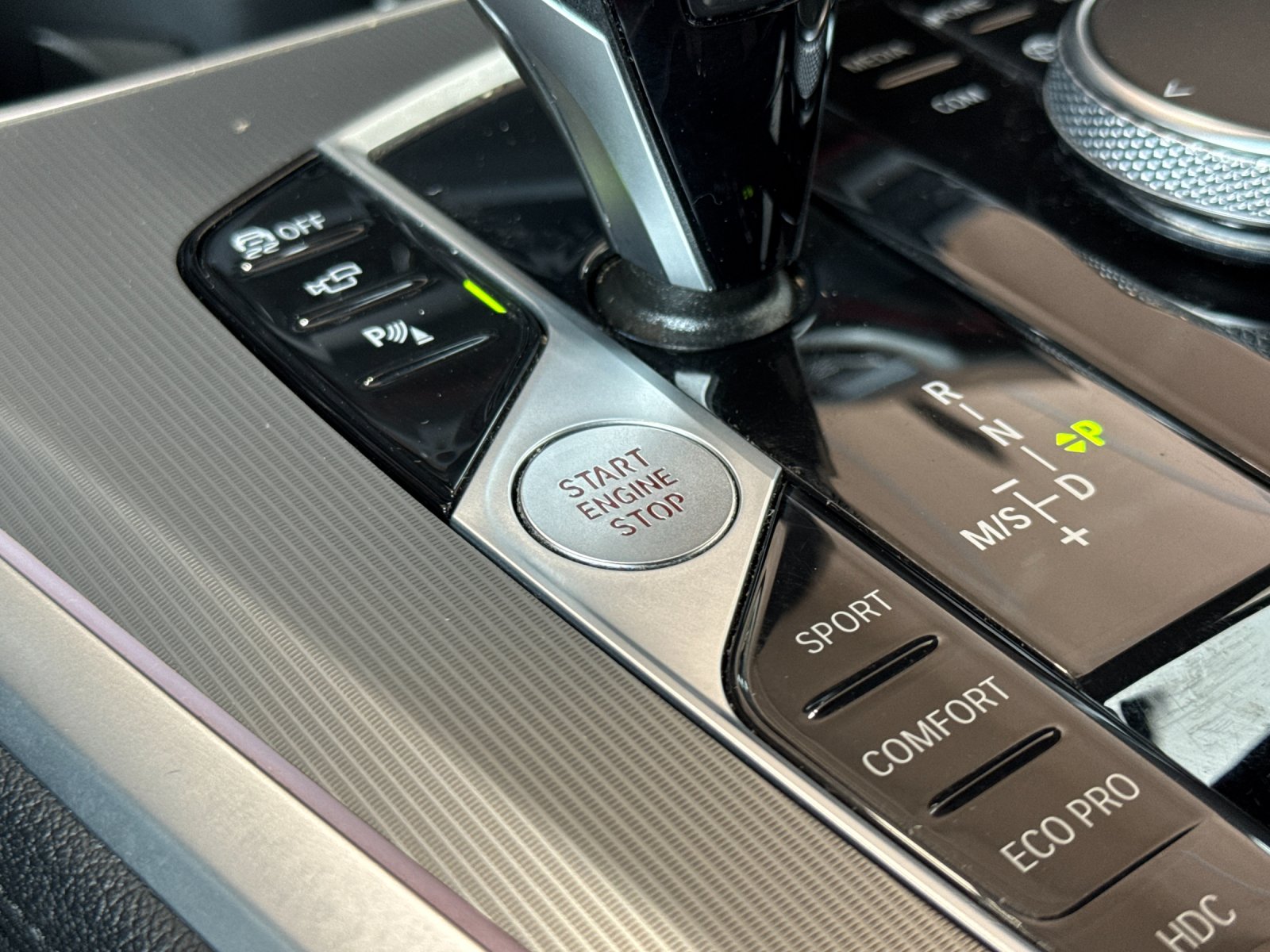 Used 2022 Gray BMW xDrive40i image 22