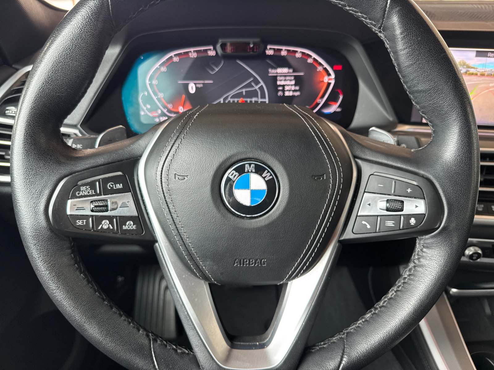 Used 2022 Gray BMW xDrive40i image 23