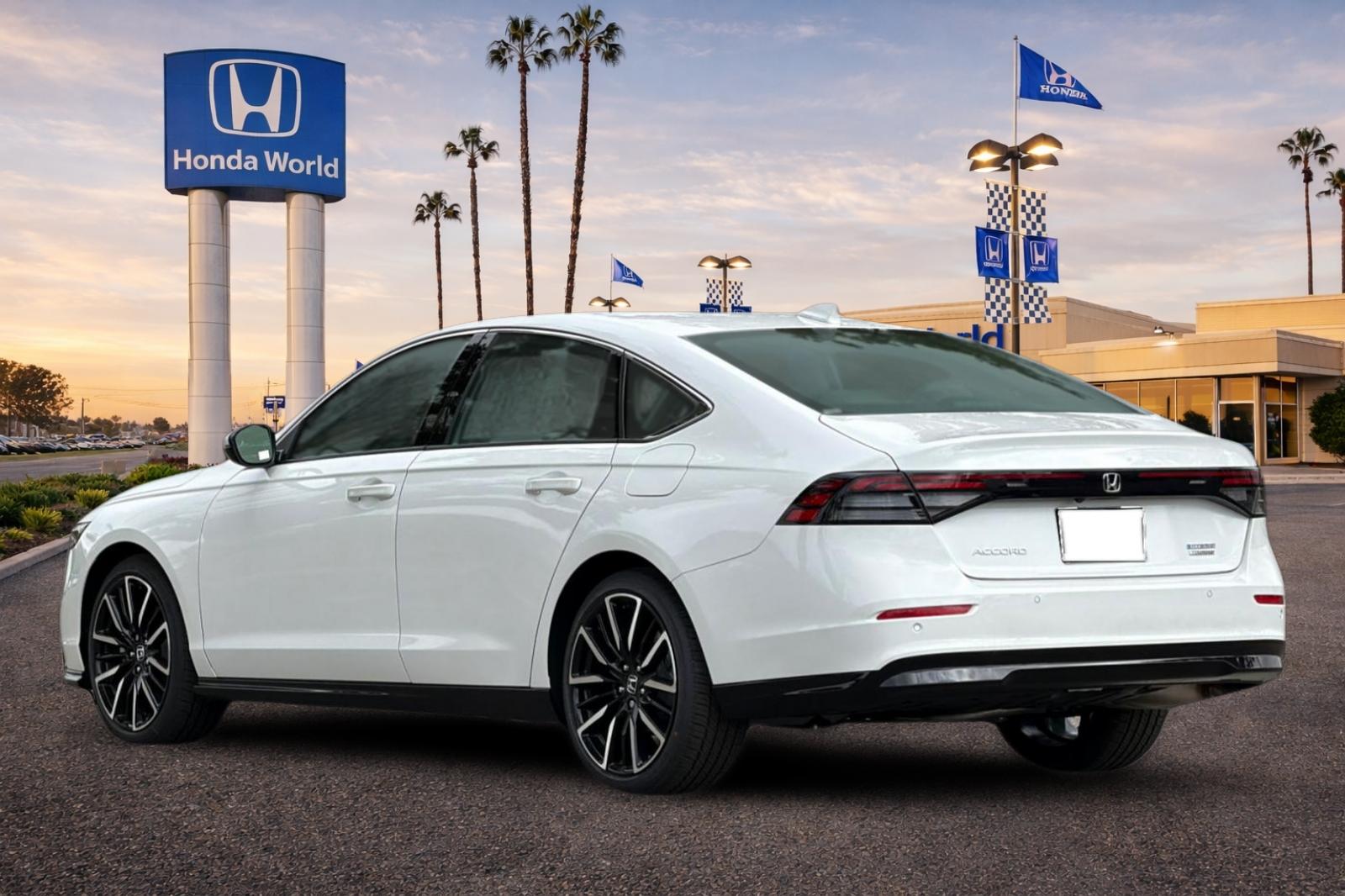 New 2026 Platinum White Pearl Honda Touring image 6