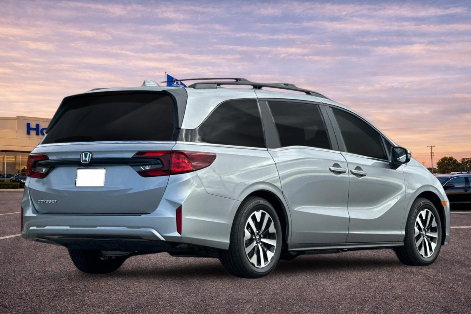 New 2026 Solar Silver Metallic Honda EX-L image 4