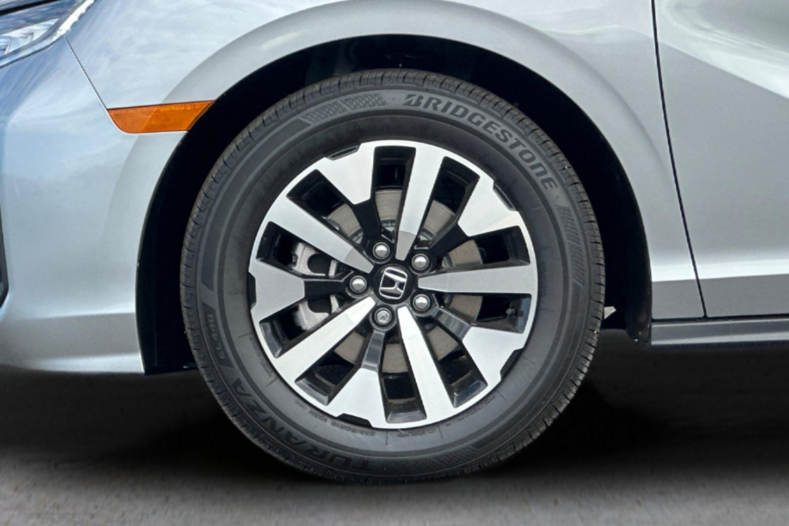 New 2026 Solar Silver Metallic Honda EX-L image 34