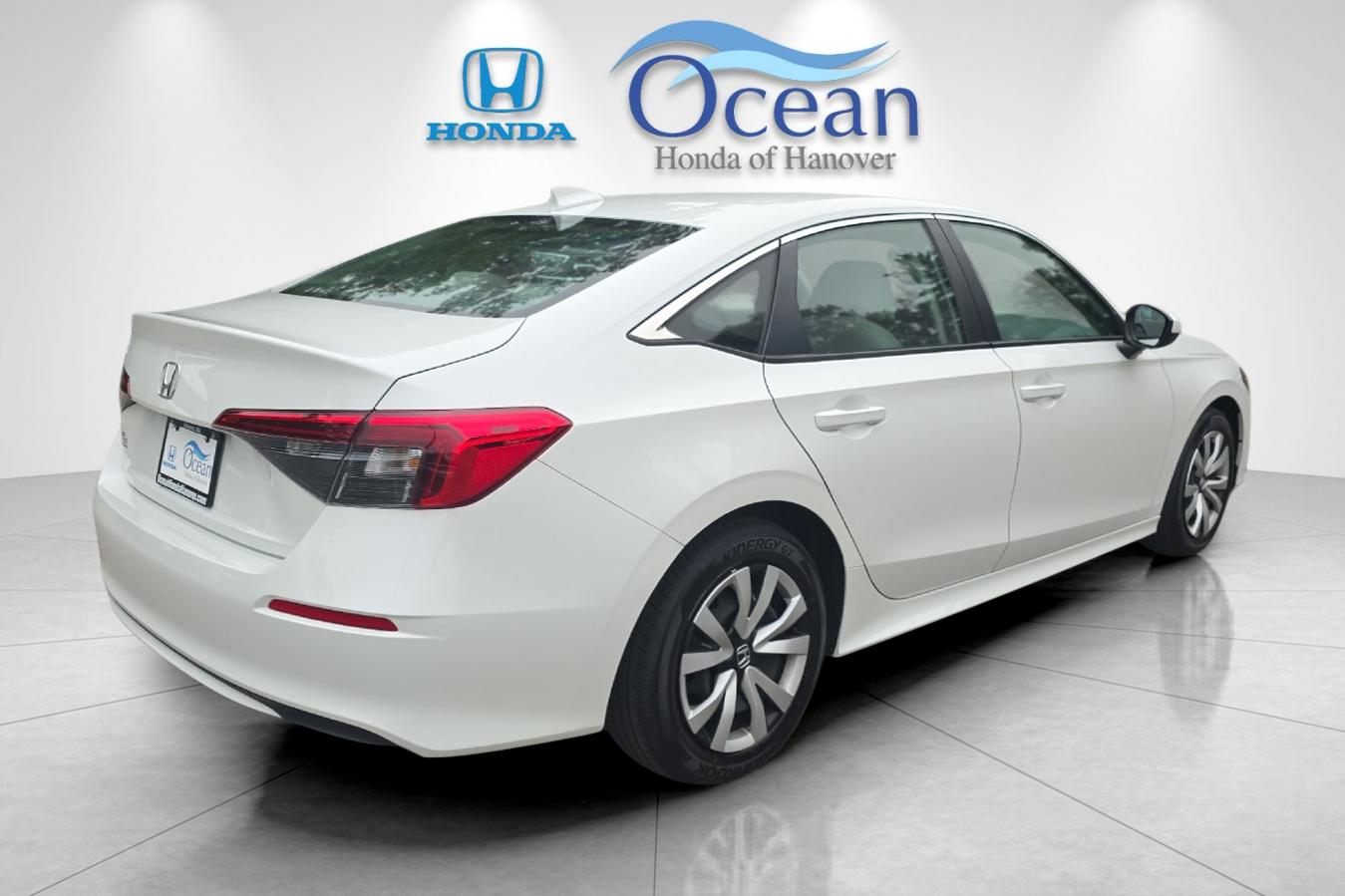 Used 2024 Platinum White Pearl Honda LX image 3