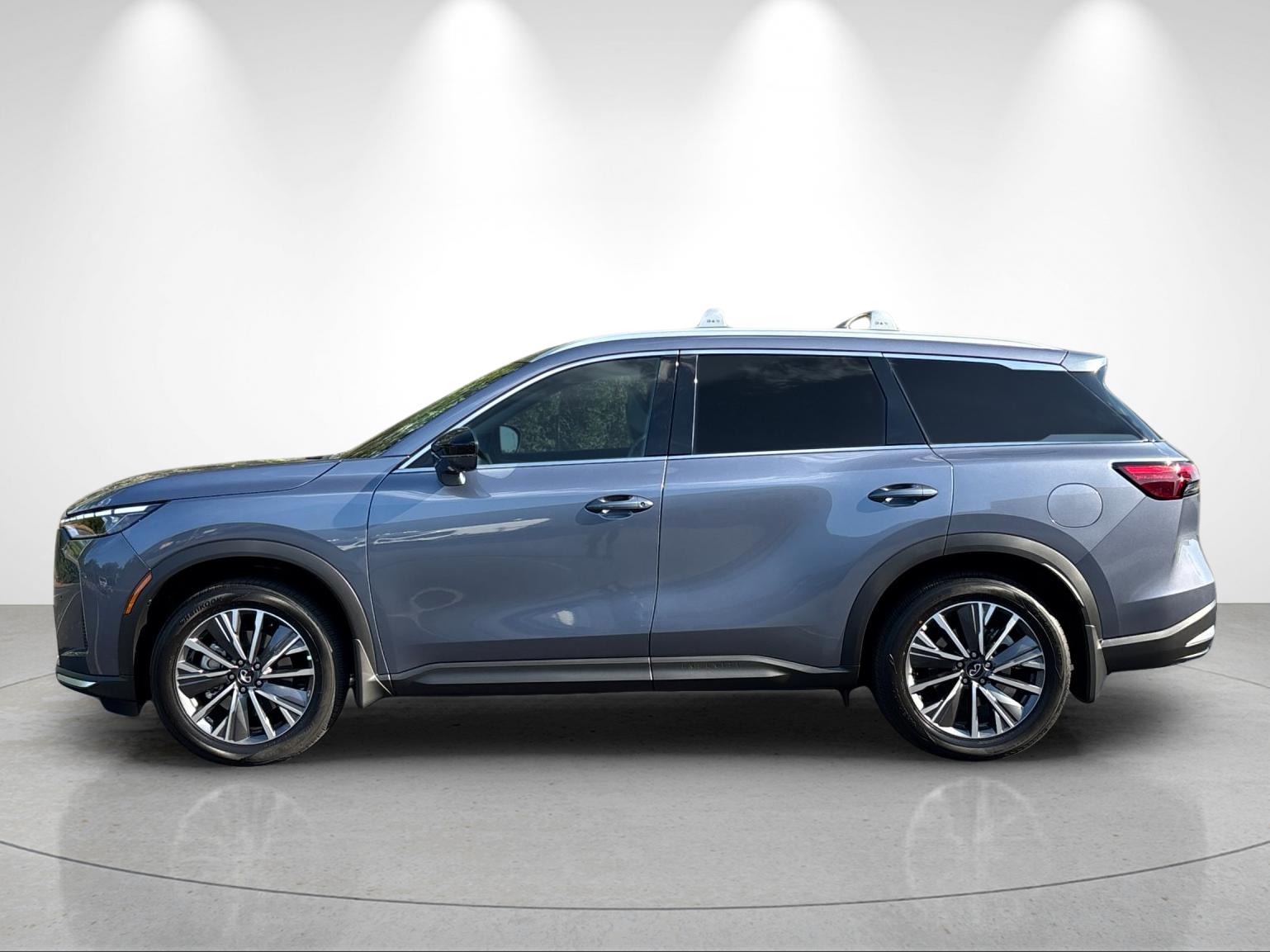 New 2027 MOONBOW BLUE INFINITI Luxe FWD image 2