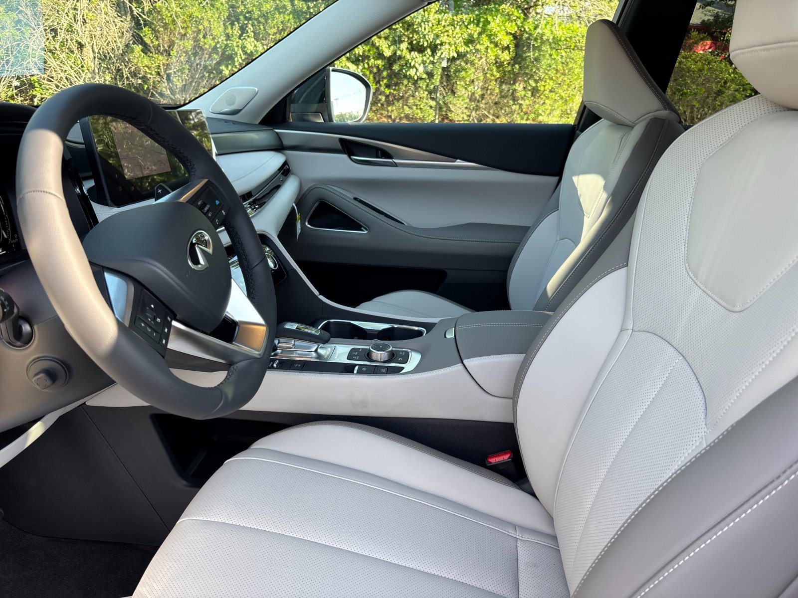 New 2027 MOONBOW BLUE INFINITI Luxe FWD image 15