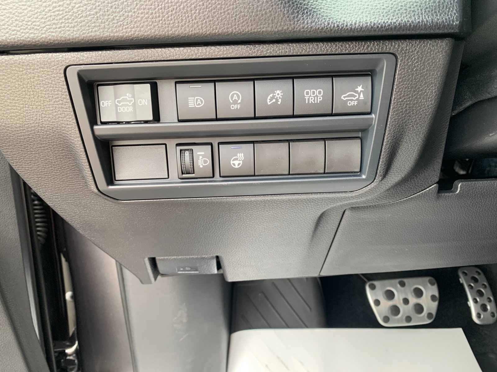 New 2026 Magnetic Gray Metallic Toyota SR5 image 30