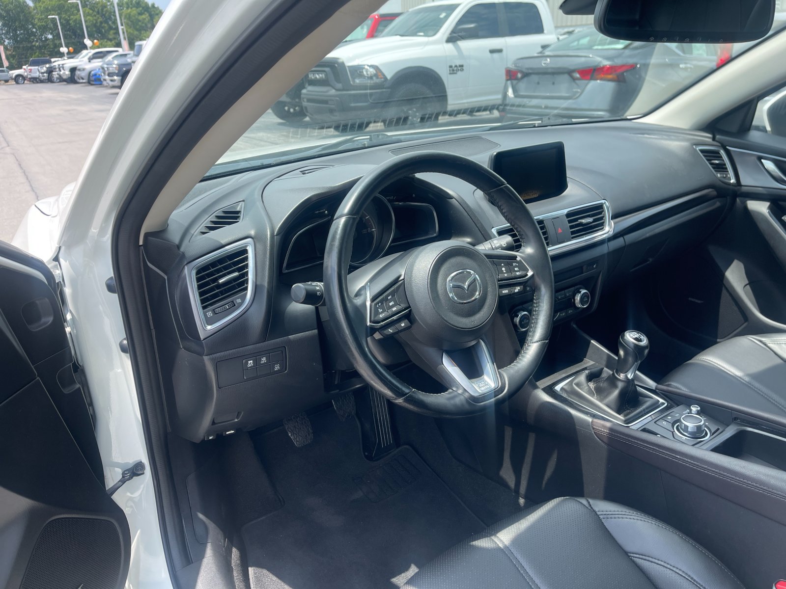 Used 2018 White Mazda Grand Touring image 11
