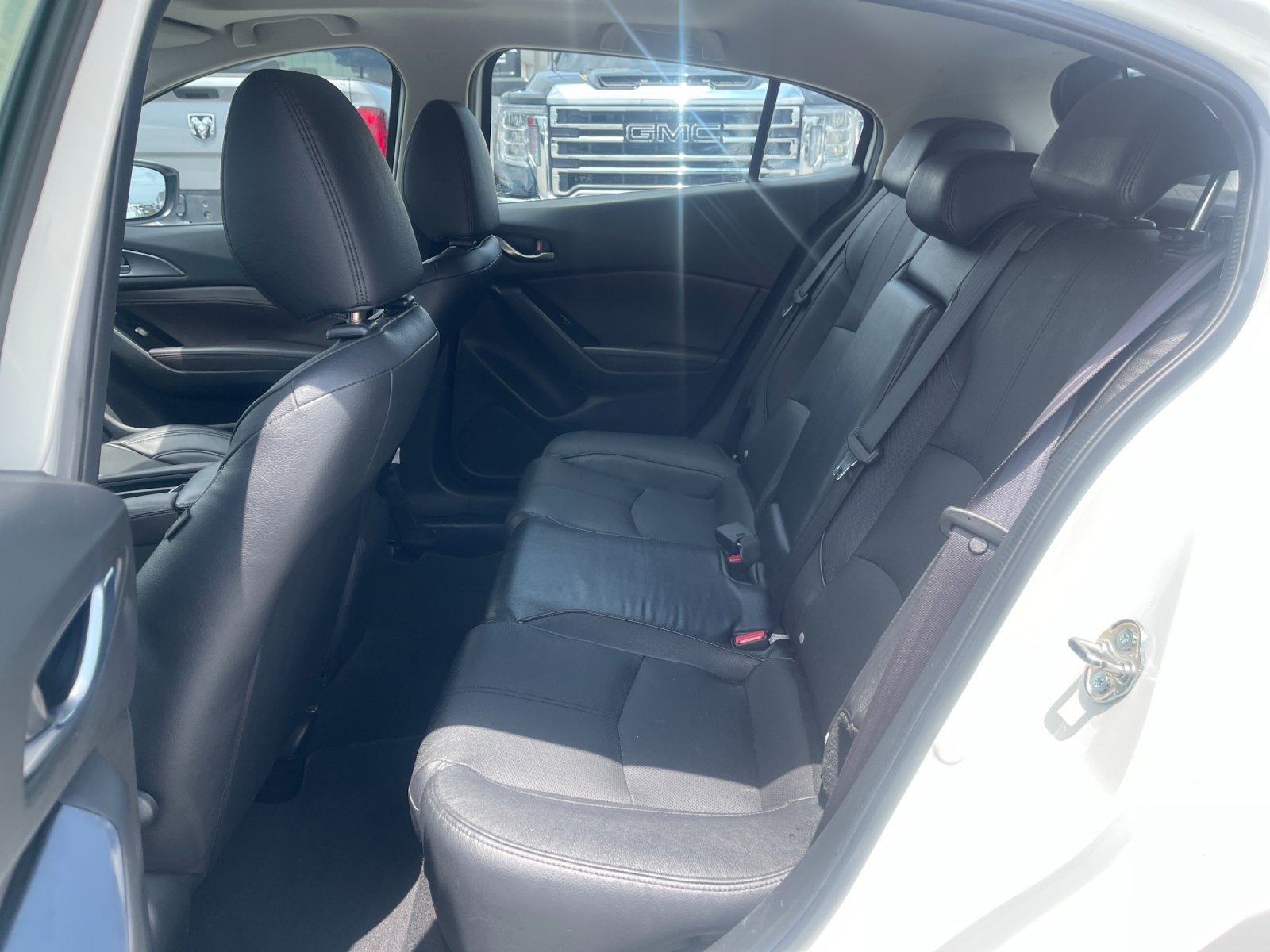 Used 2018 White Mazda Grand Touring image 14