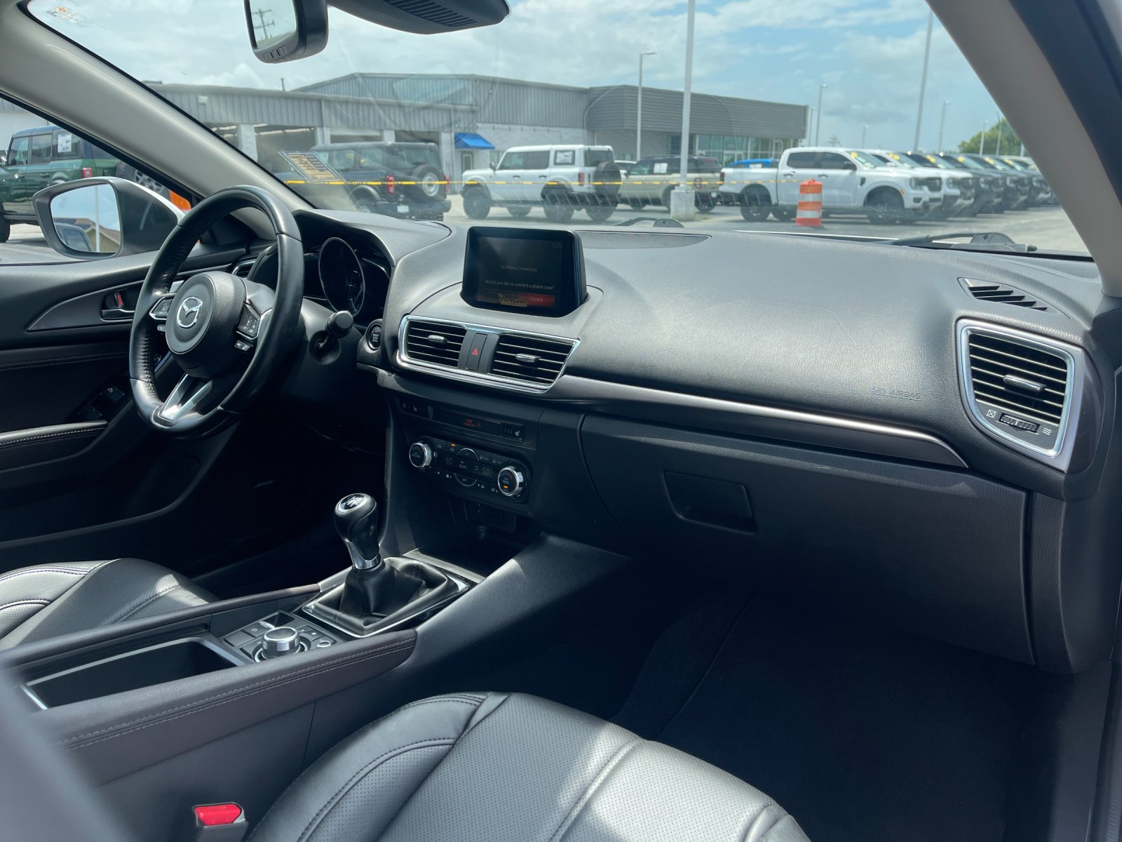 Used 2018 White Mazda Grand Touring image 18