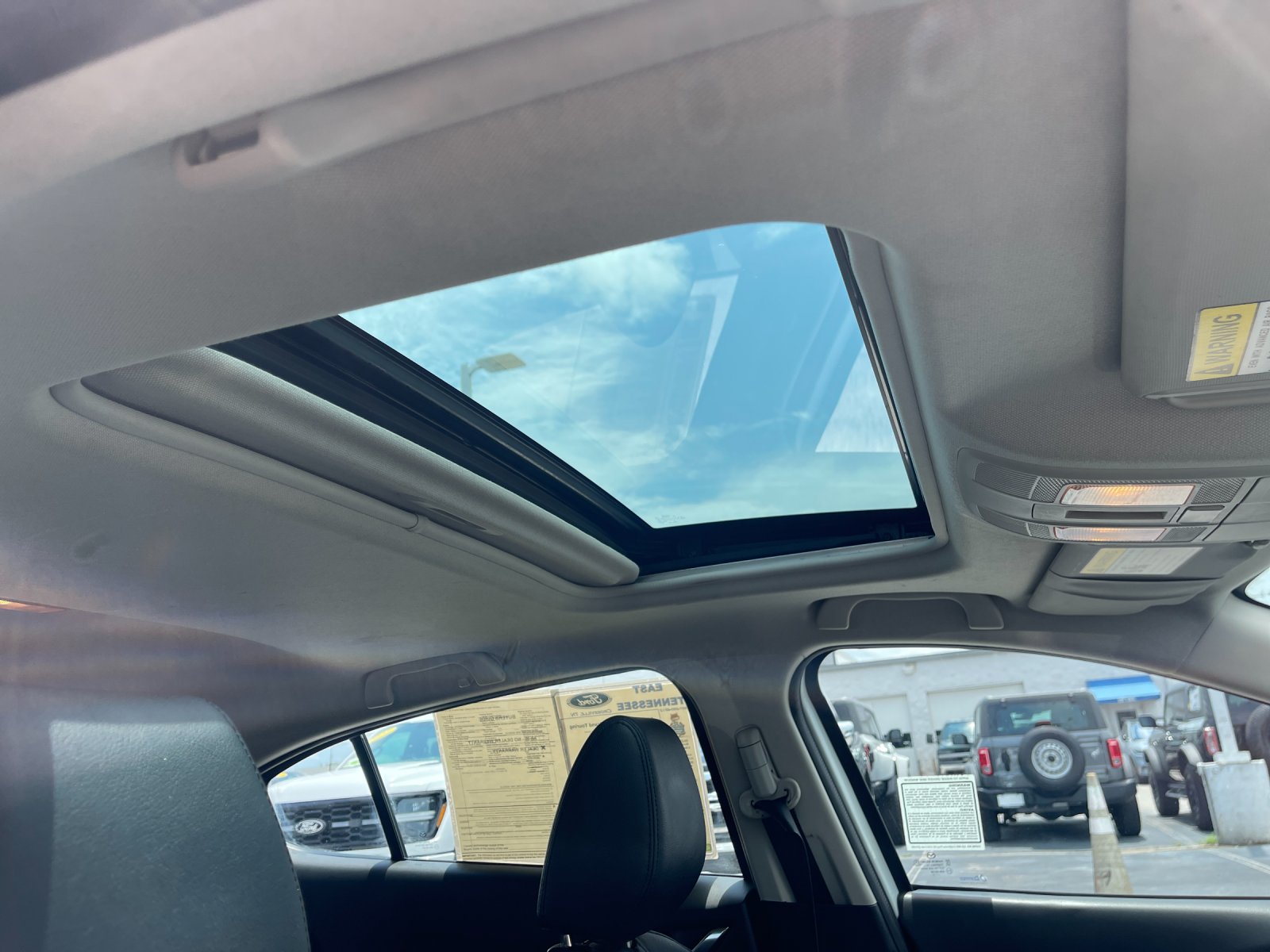 Used 2018 White Mazda Grand Touring image 19