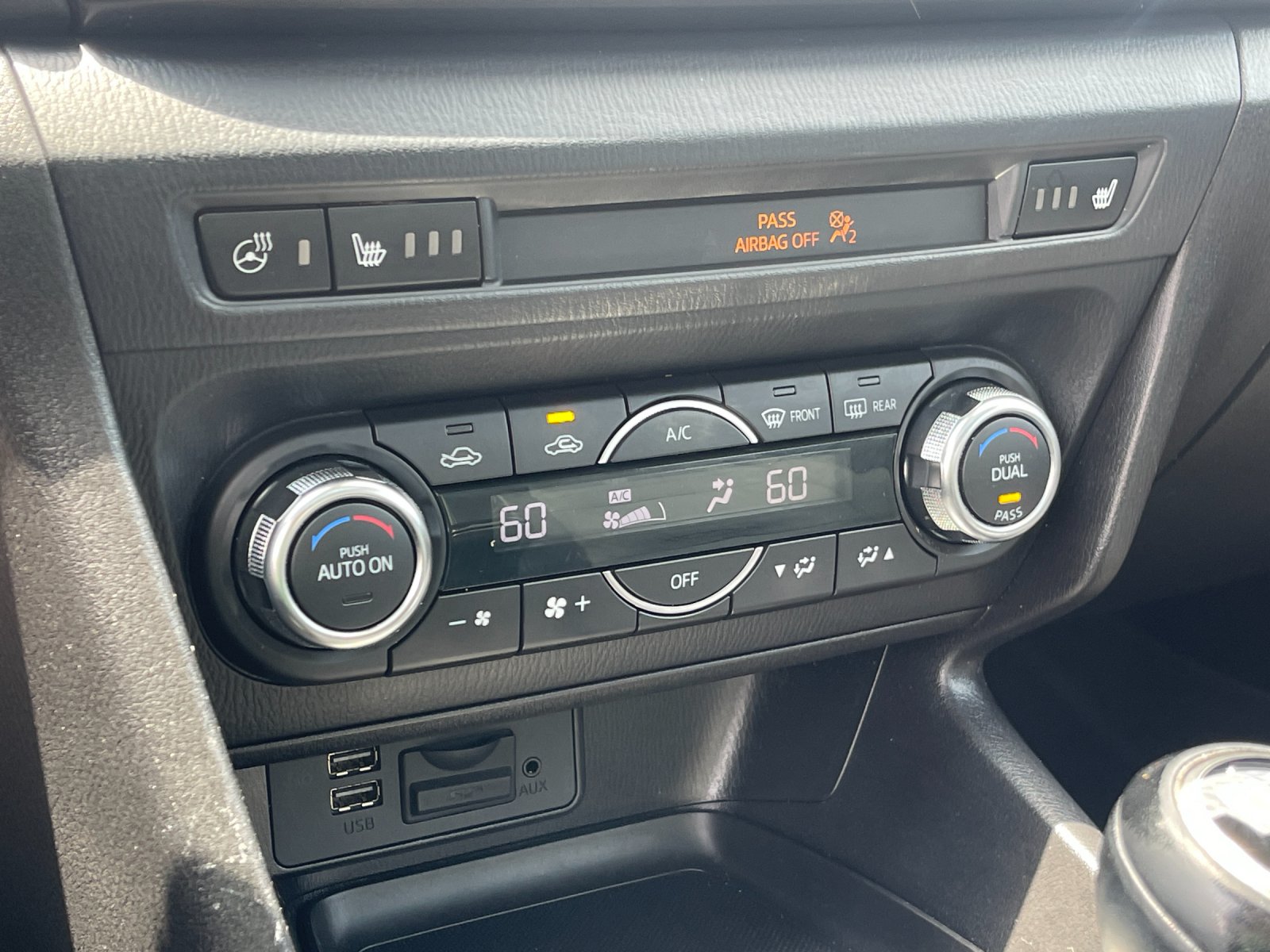 Used 2018 White Mazda Grand Touring image 22