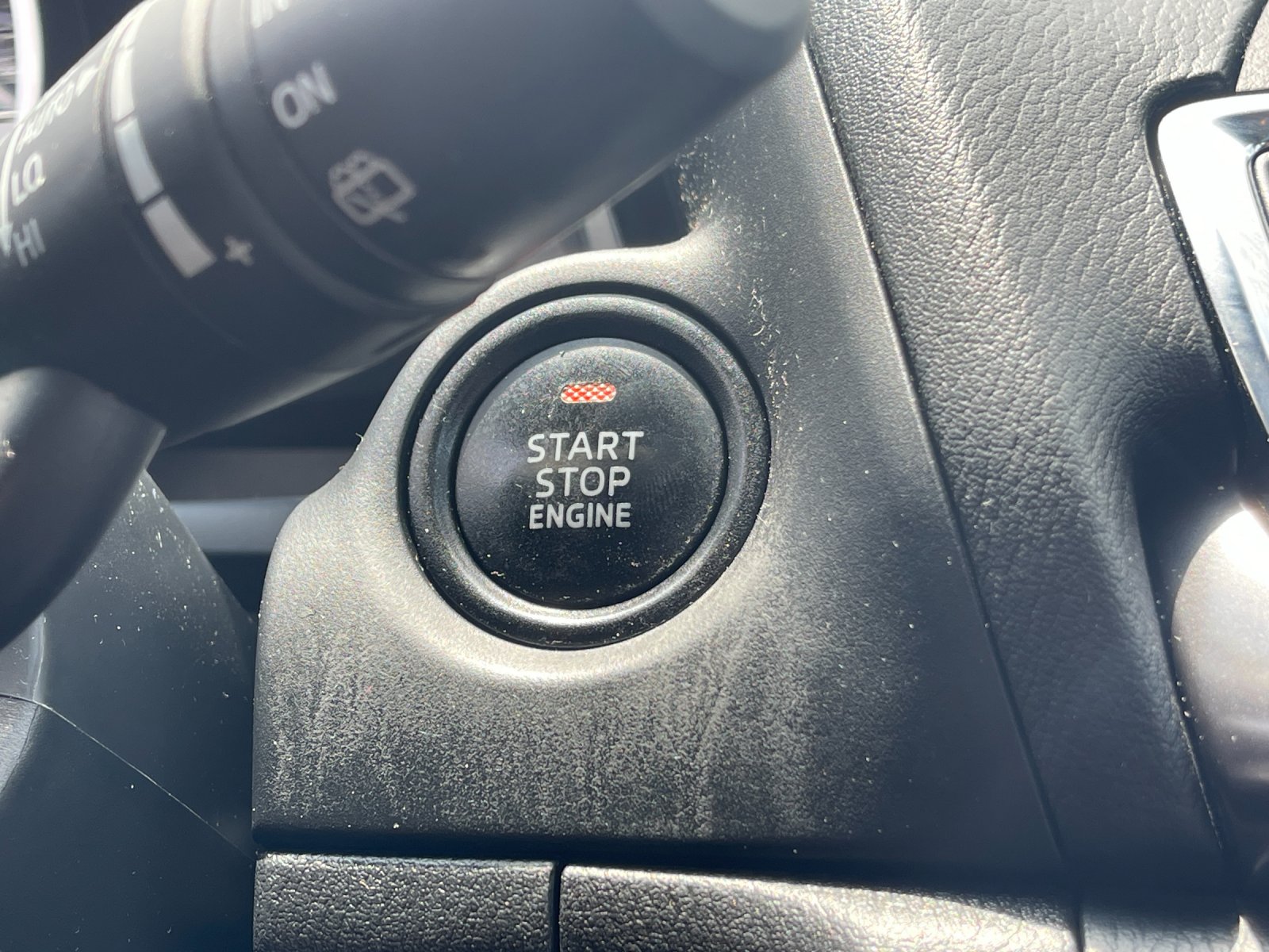 Used 2018 White Mazda Grand Touring image 24