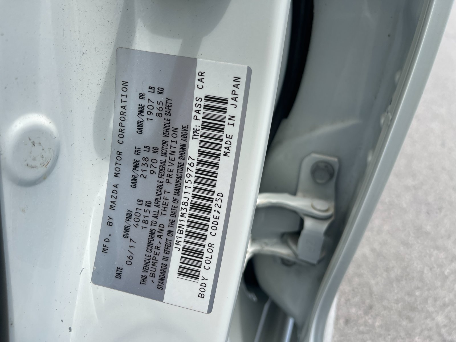 Used 2018 White Mazda Grand Touring image 32