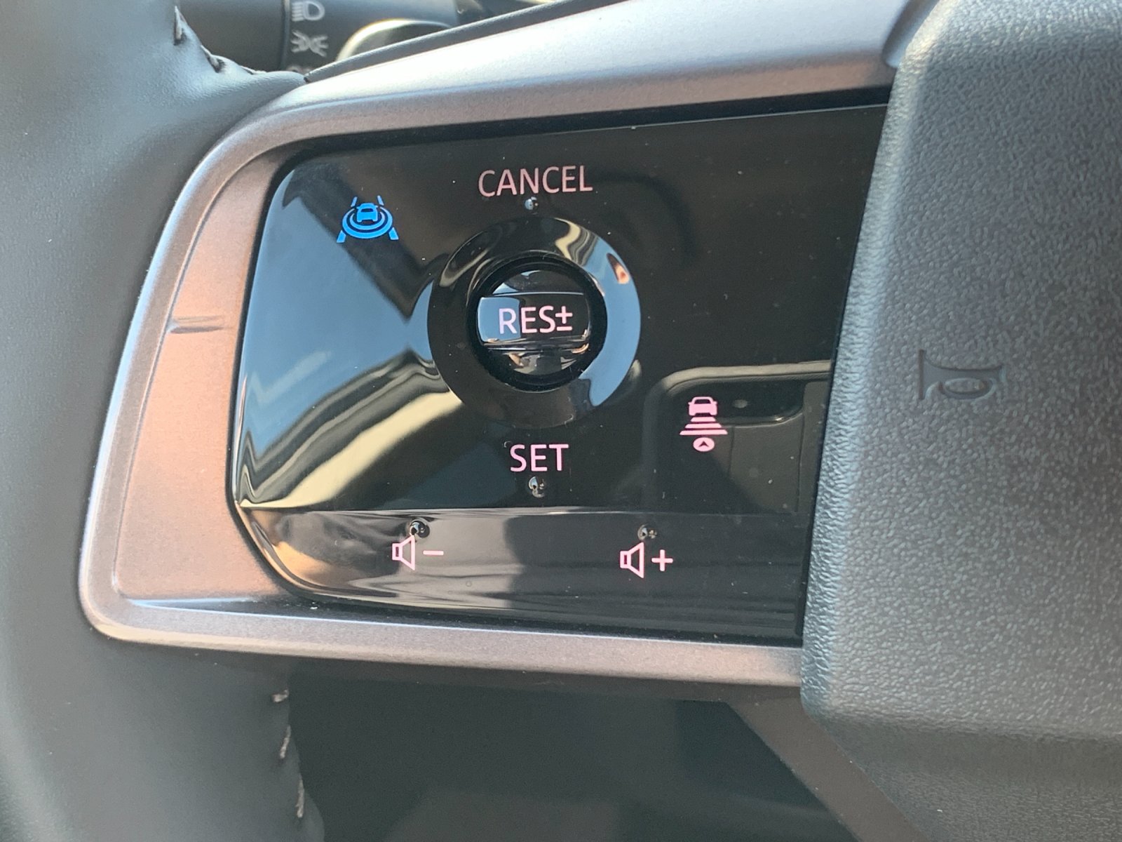 Used 2025 White Nissan SV image 28