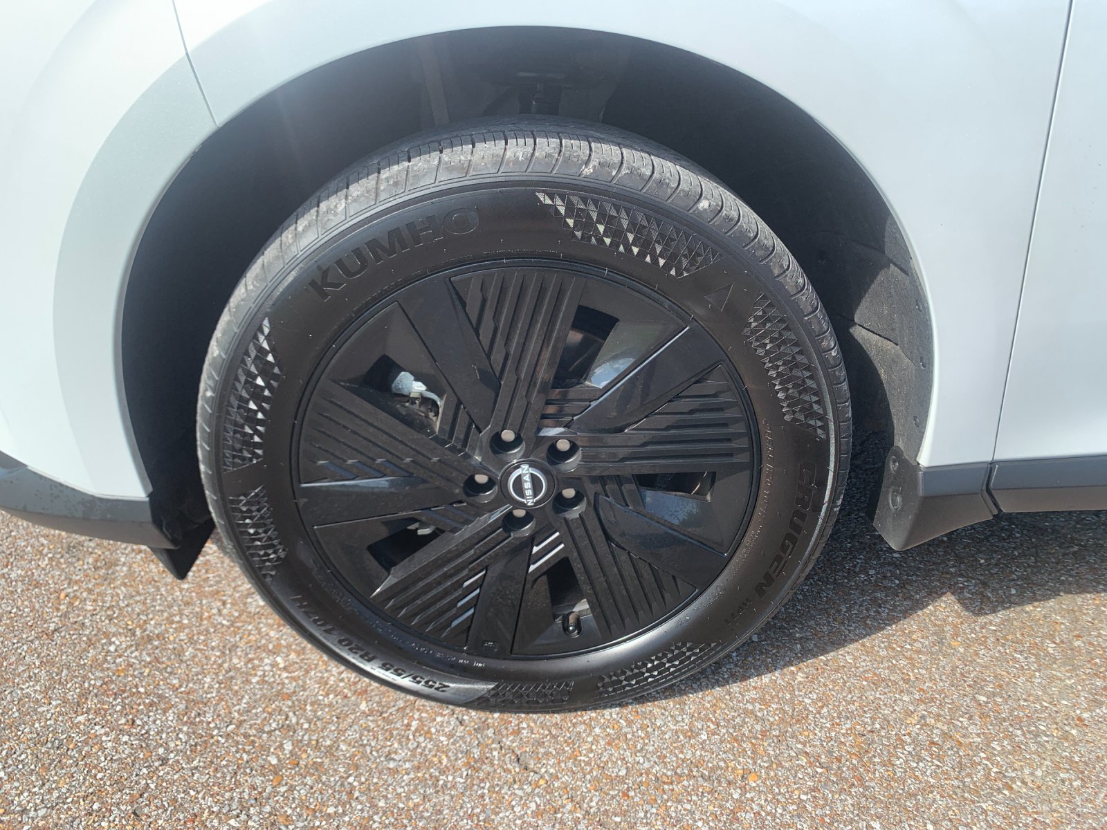 Used 2025 White Nissan SV image 33