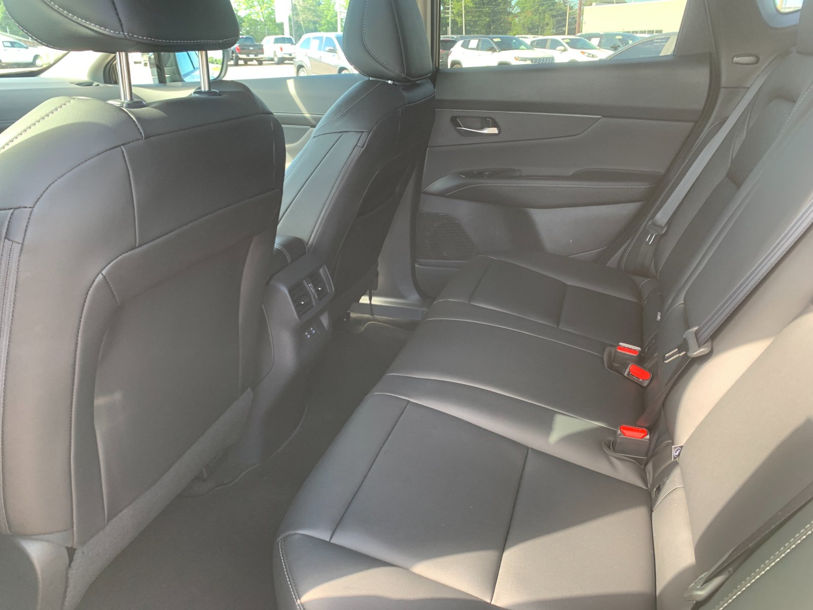 Used 2025 White Nissan SV image 15