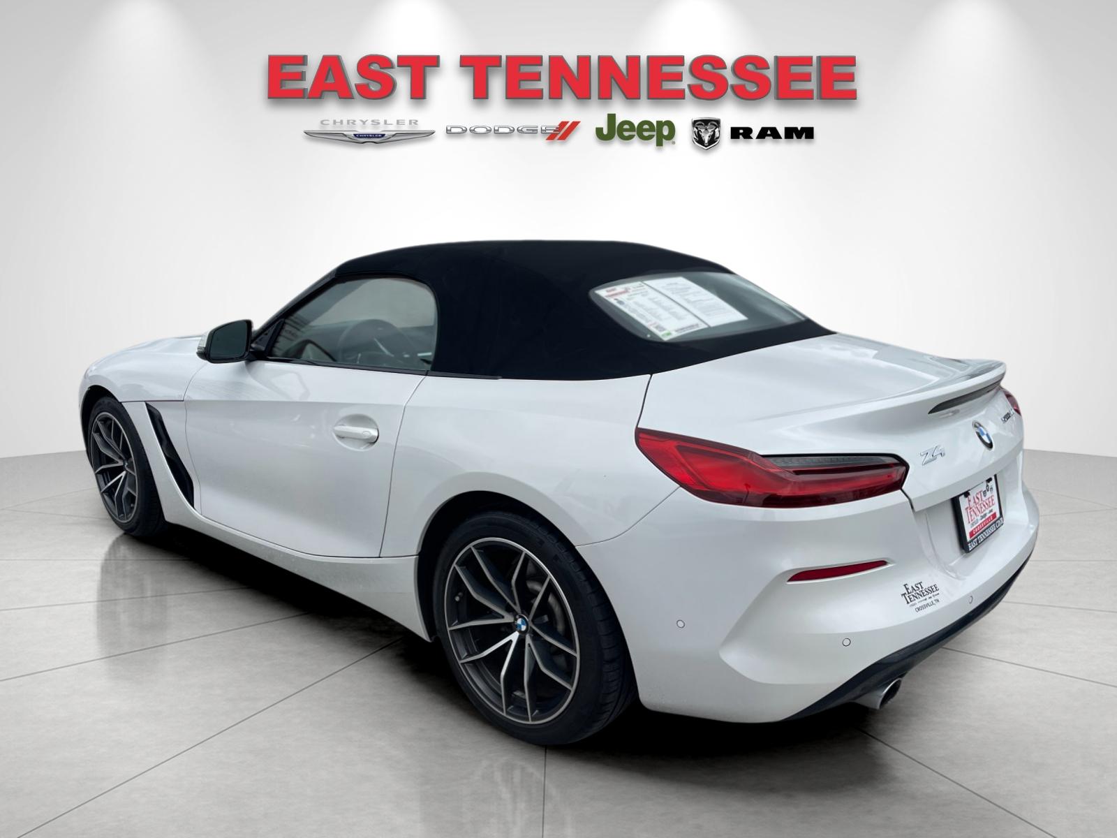 Used 2020 White BMW sDrive30i image 4