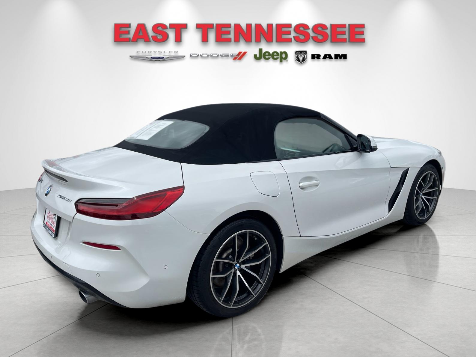 Used 2020 White BMW sDrive30i image 6
