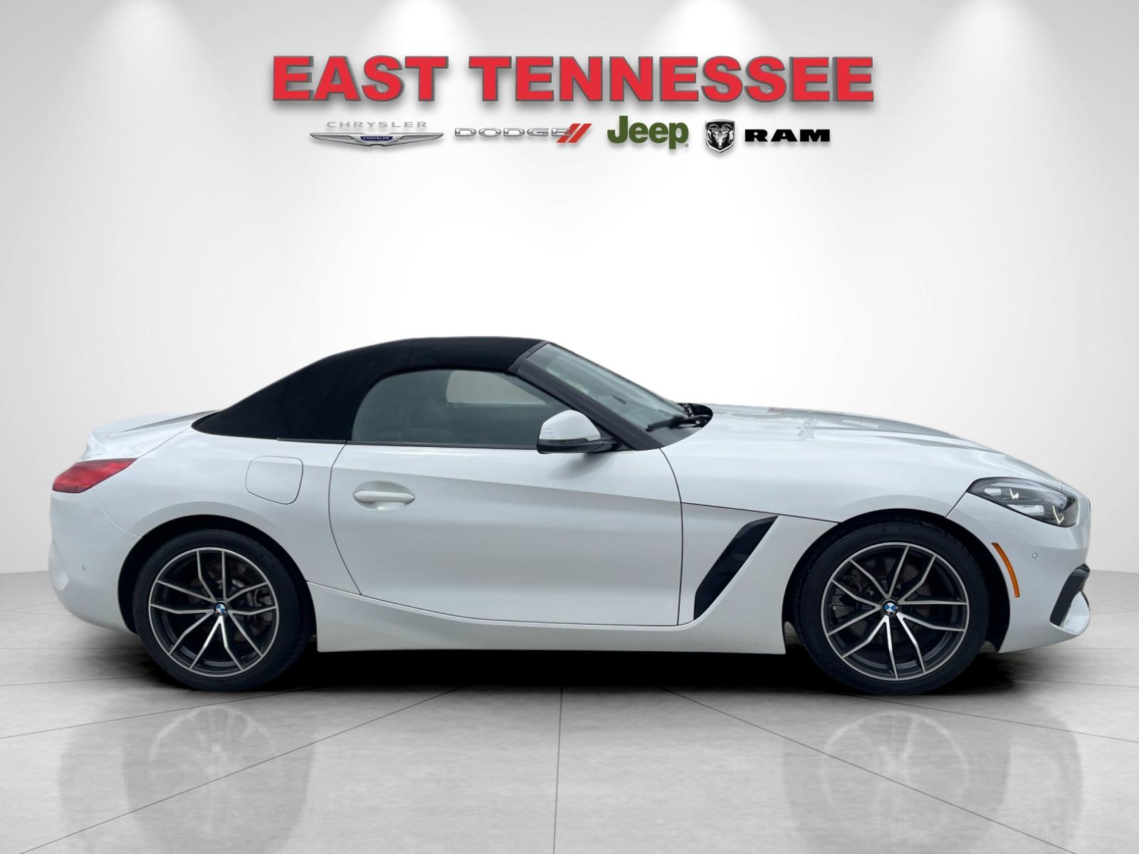 Used 2020 White BMW sDrive30i image 7