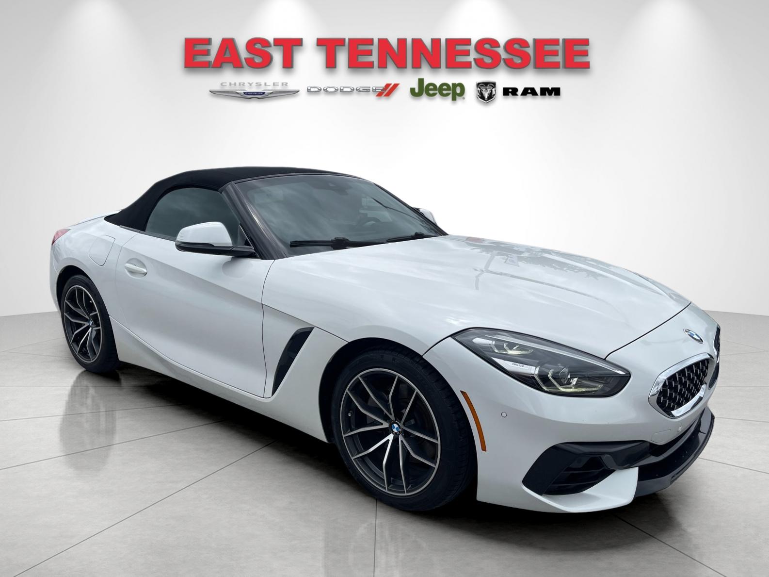 Used 2020 White BMW sDrive30i image 9